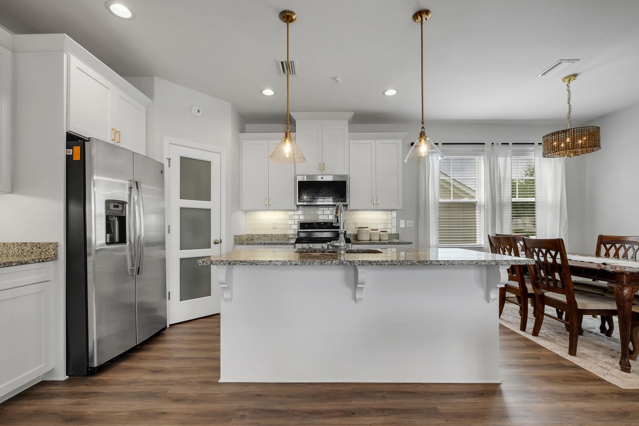 2564 Mount Vernon Lane