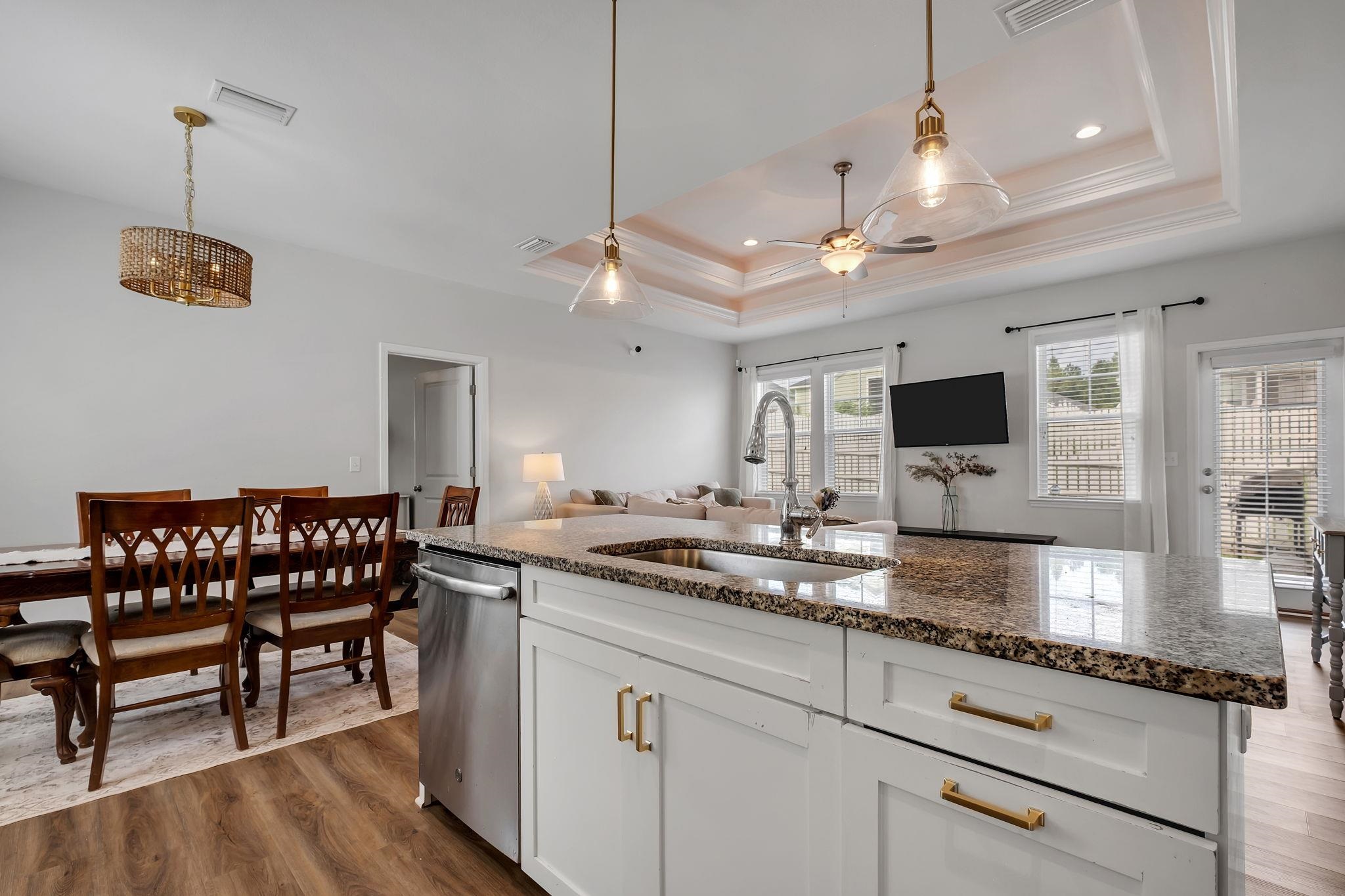 2564 Mount Vernon Lane