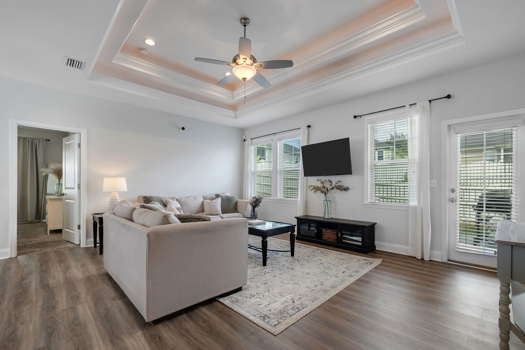 2564 Mount Vernon Lane
