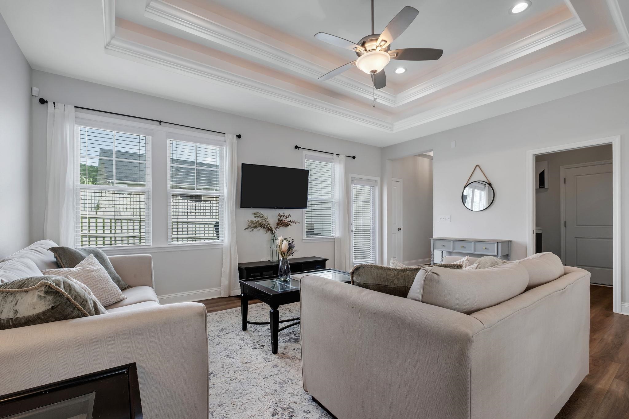 2564 Mount Vernon Lane
