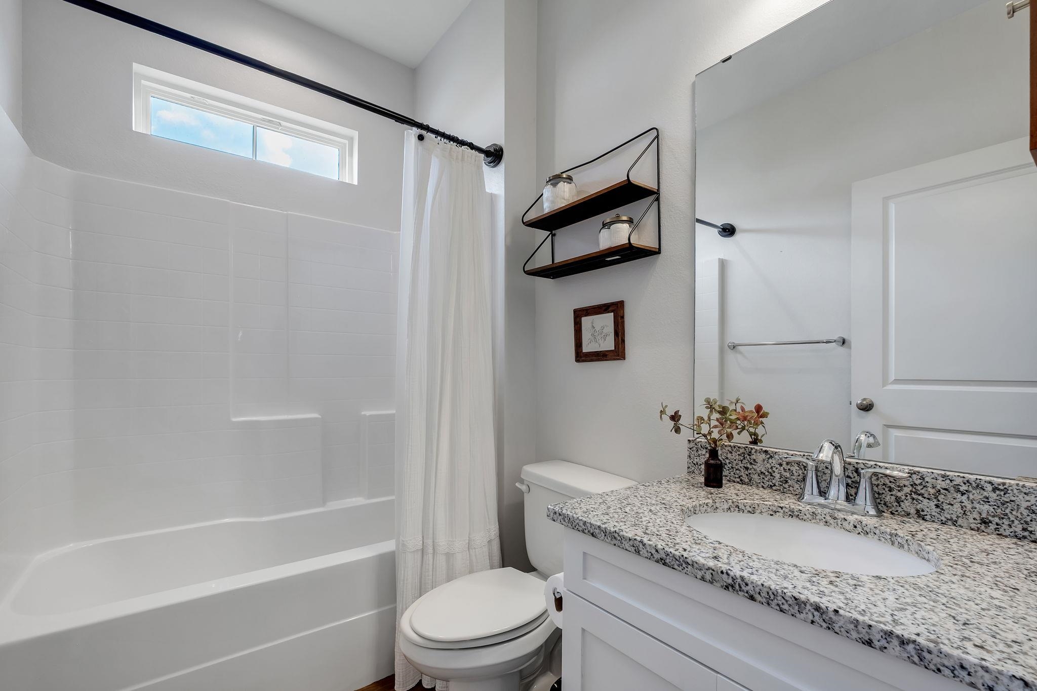 2564 Mount Vernon Lane