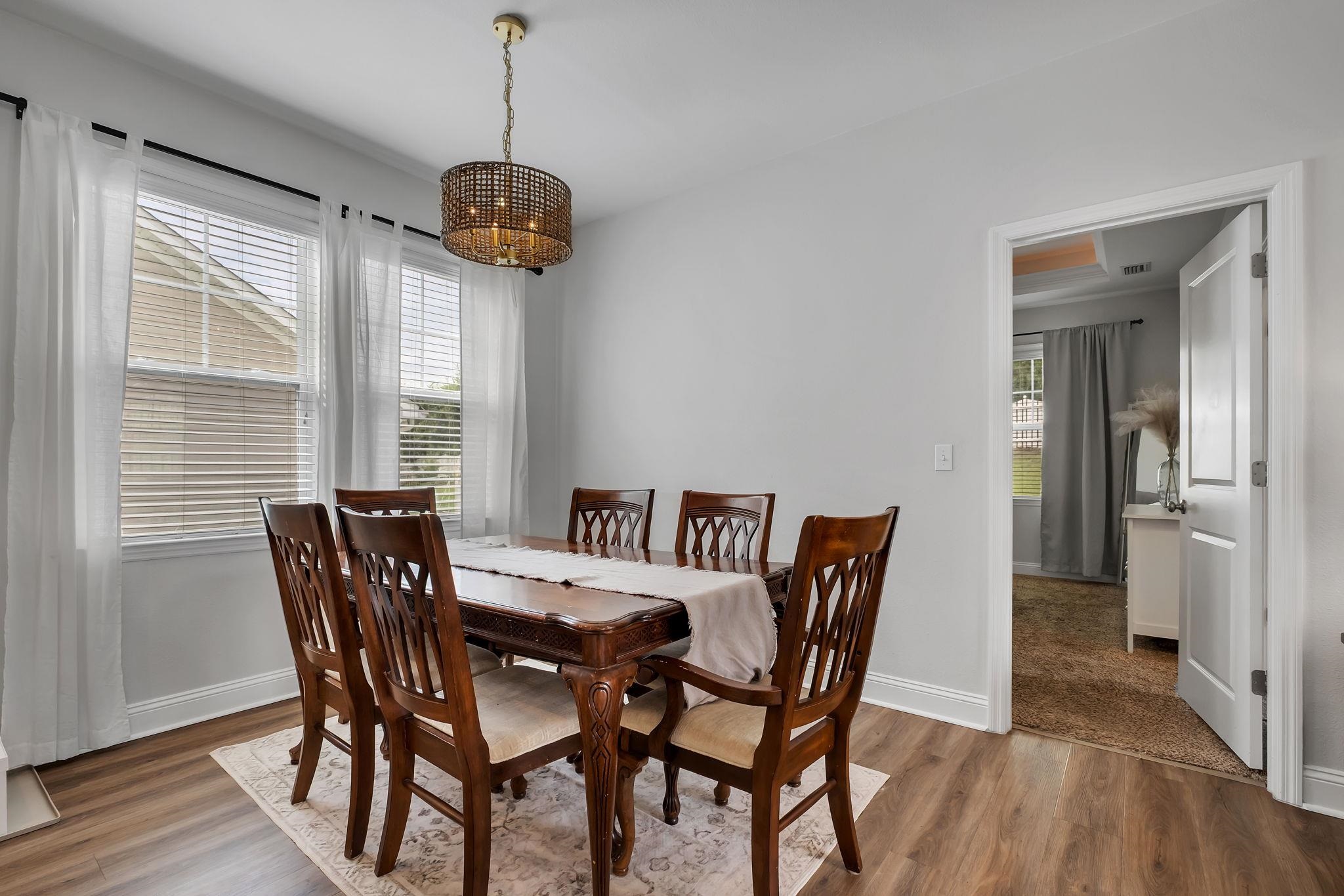 2564 Mount Vernon Lane