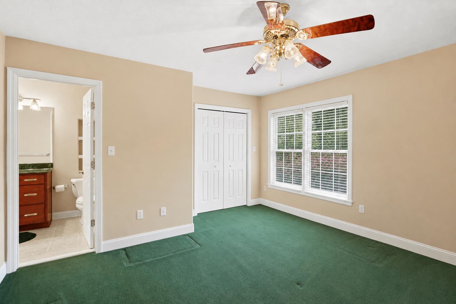 4084 FAIRHILL Way
