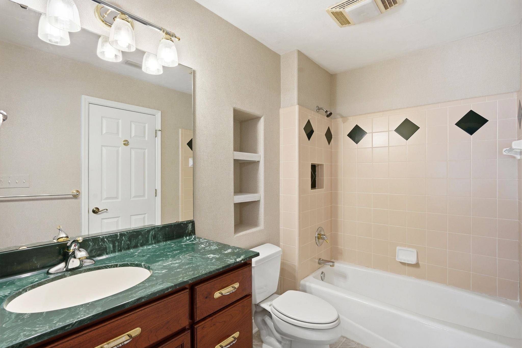4084 FAIRHILL Way