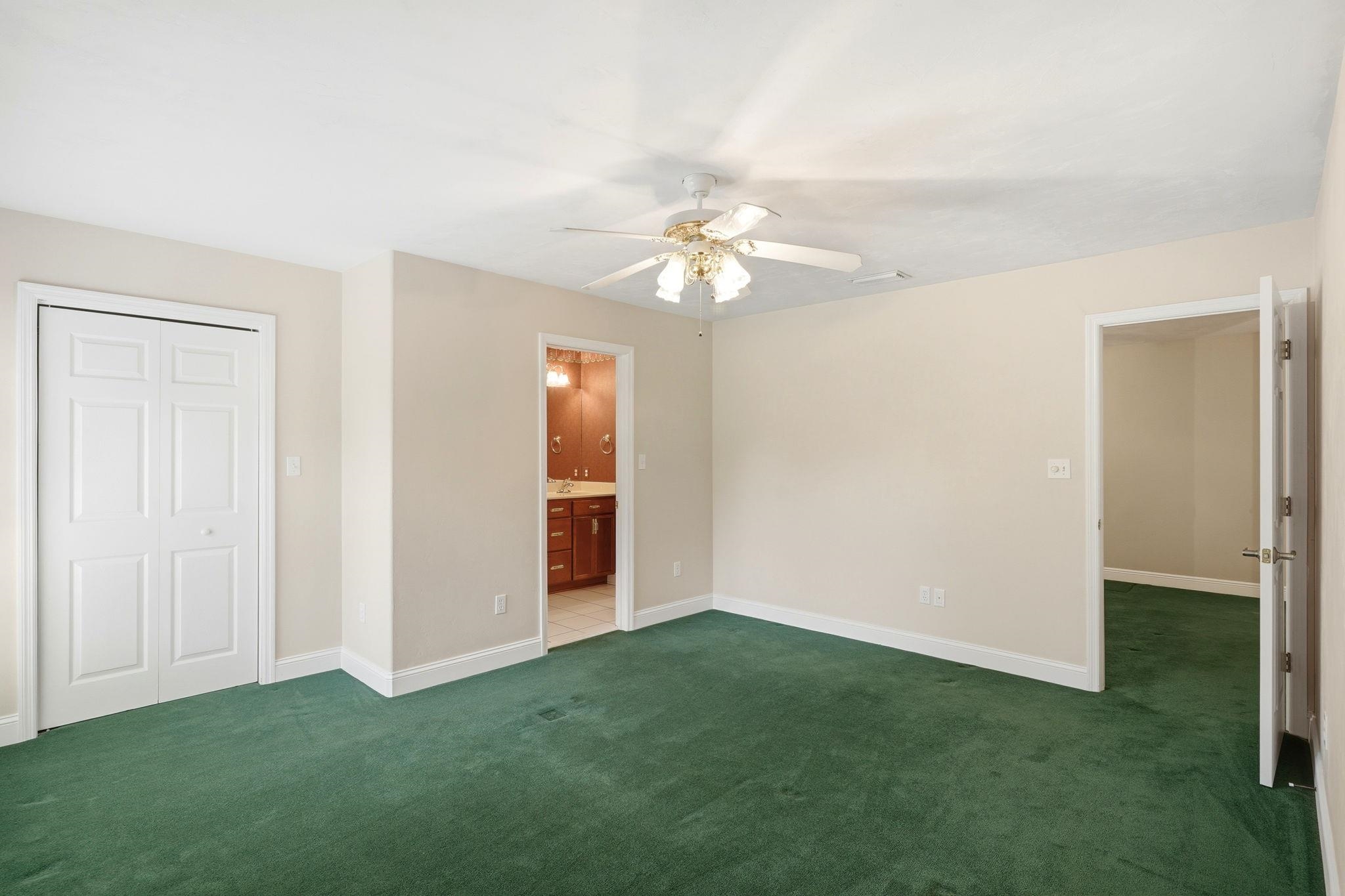 4084 FAIRHILL Way