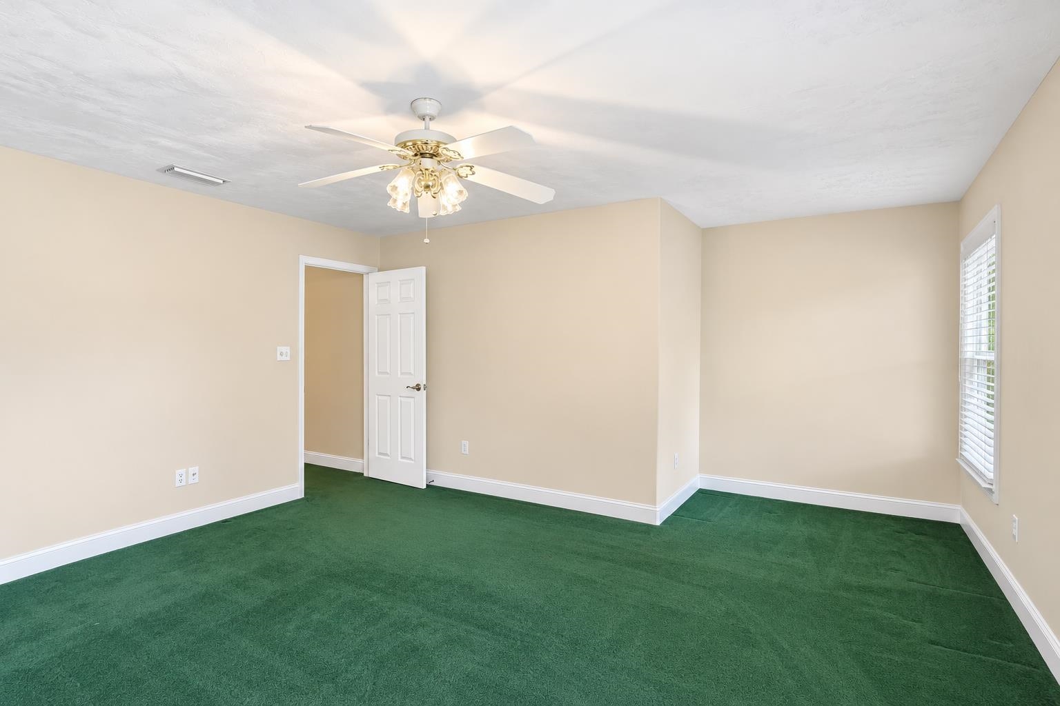4084 FAIRHILL Way