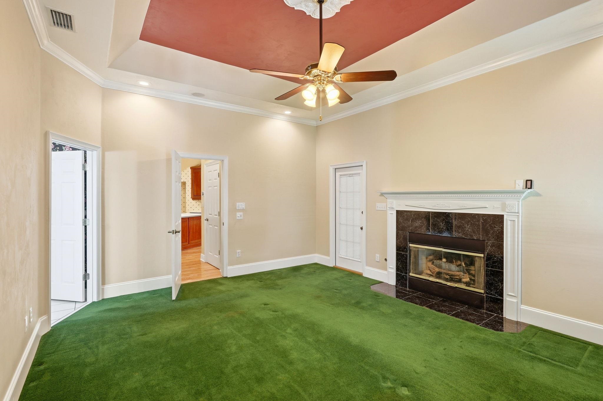 4084 FAIRHILL Way