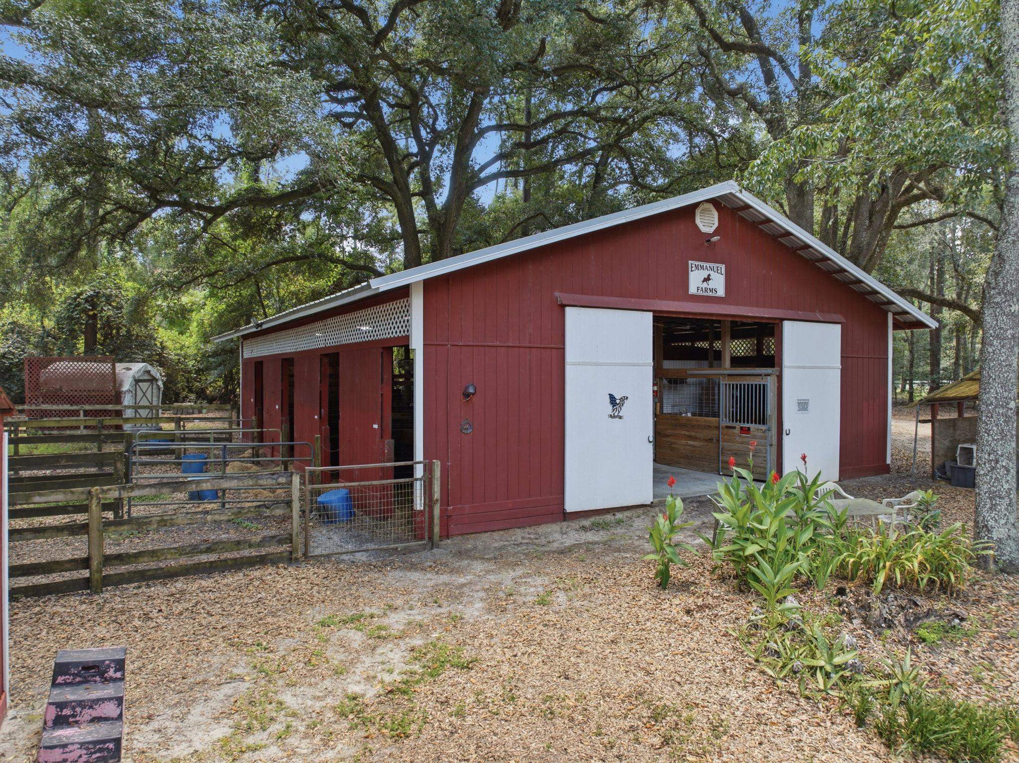 4084 FAIRHILL Way