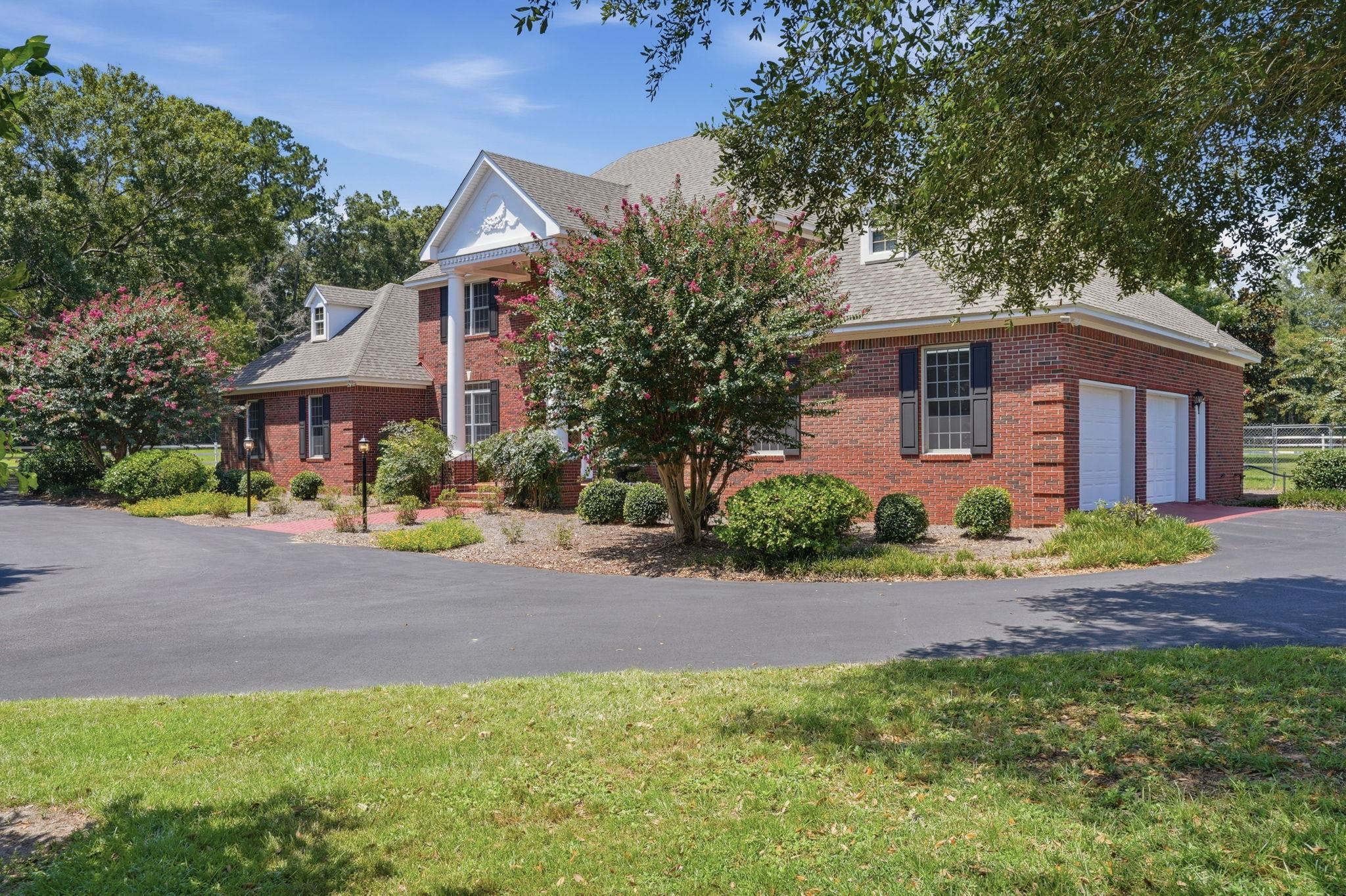 4084 FAIRHILL Way