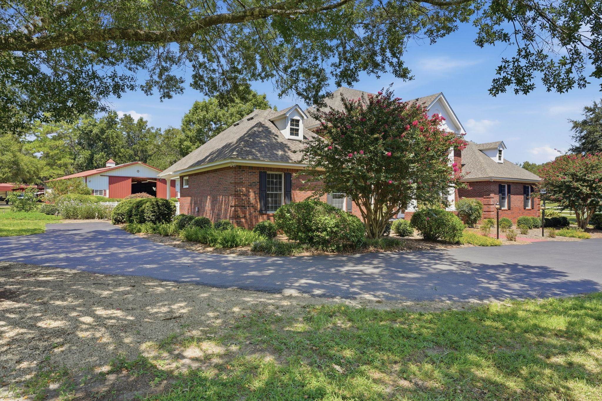 4084 FAIRHILL Way