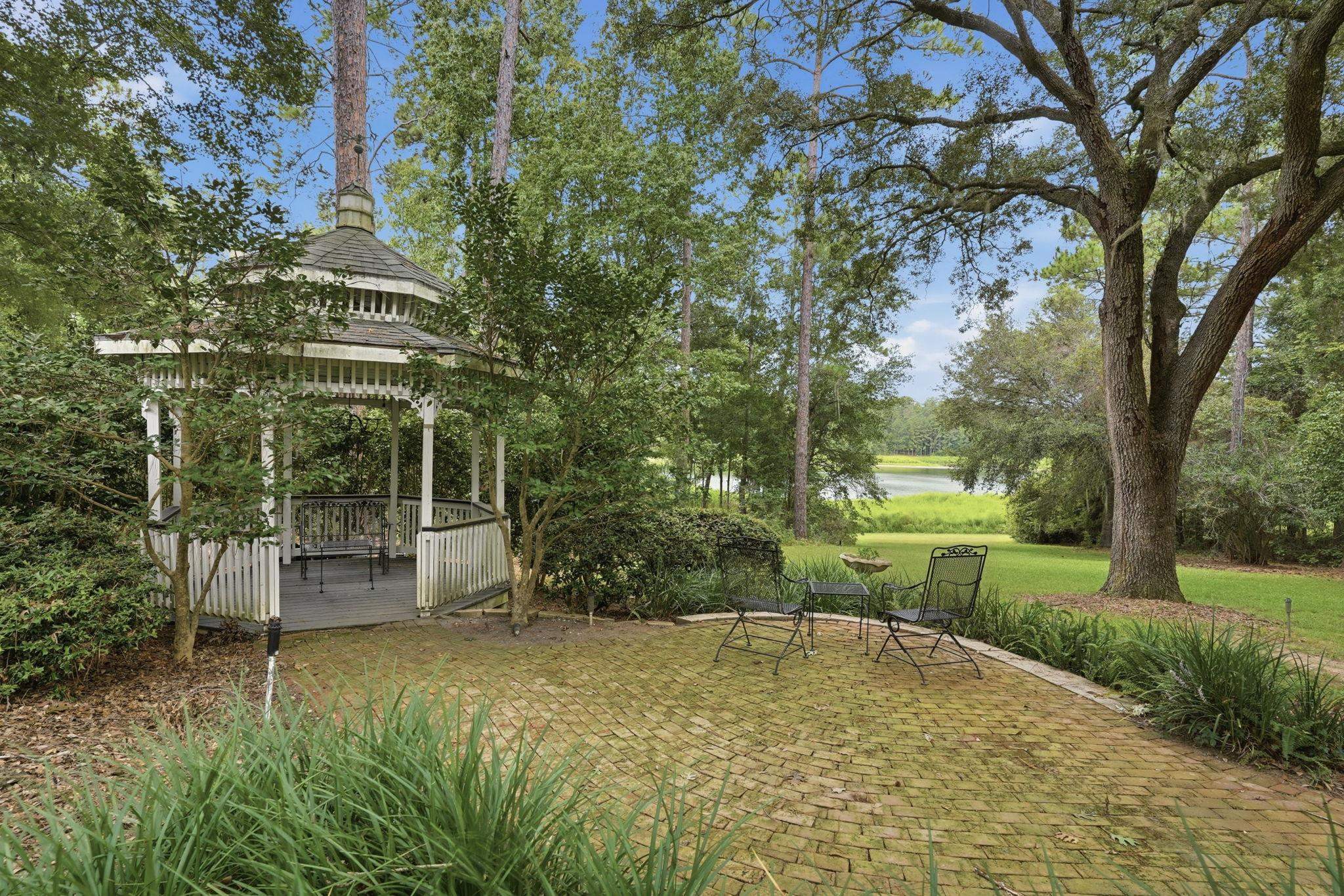 307 ROSEHILL Drive