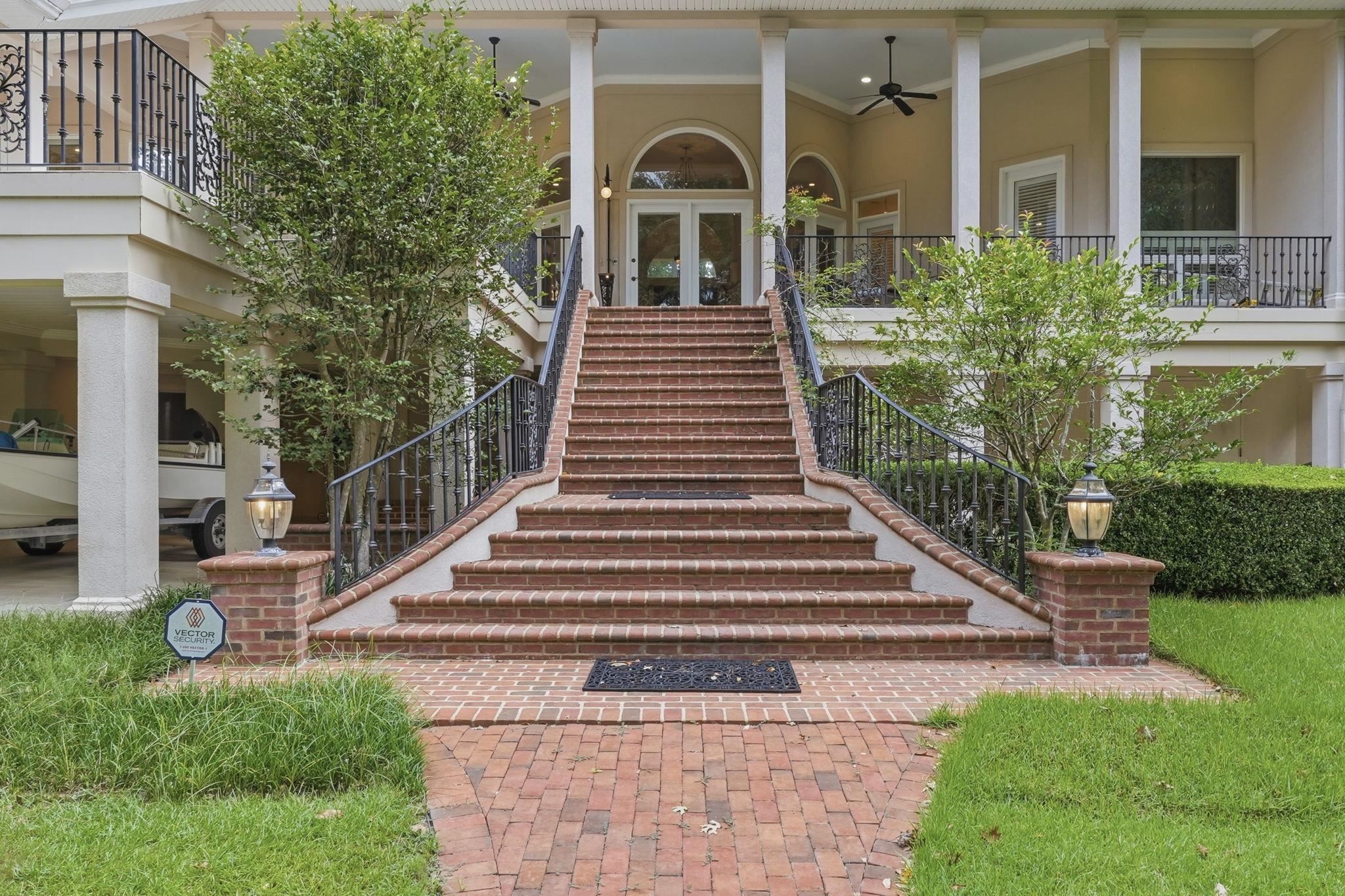 307 ROSEHILL Drive