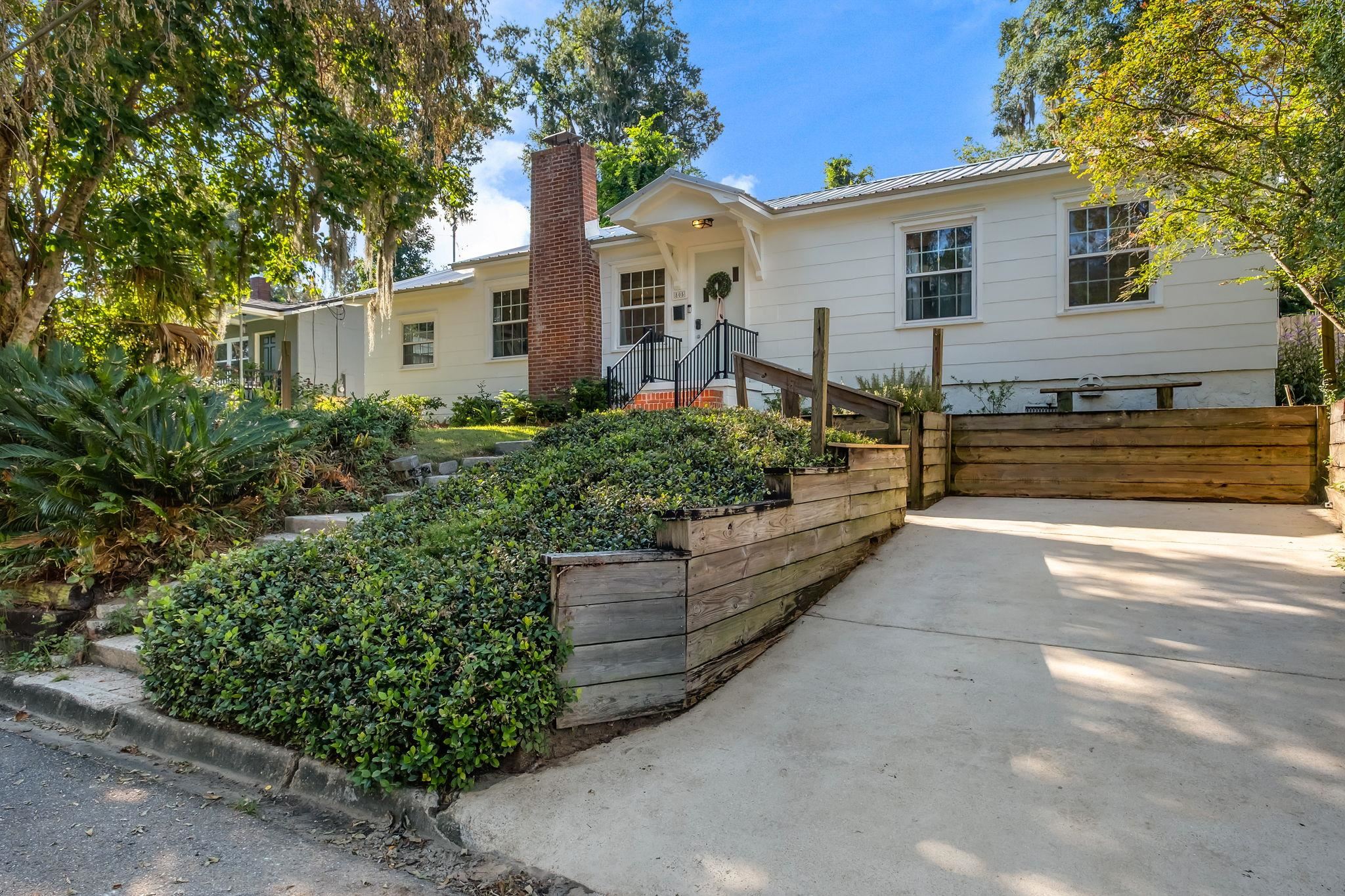 805 E Call Street