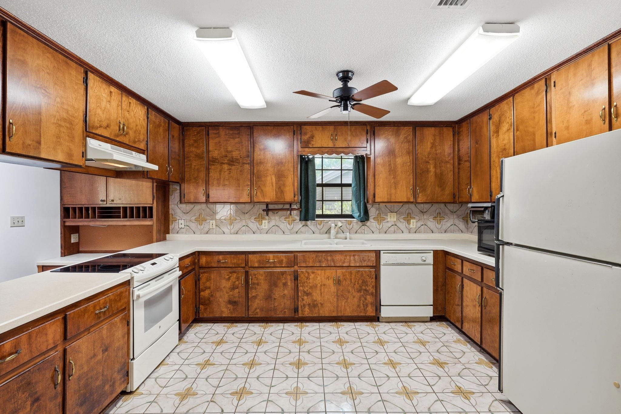 2514 BETTON WOODS Drive