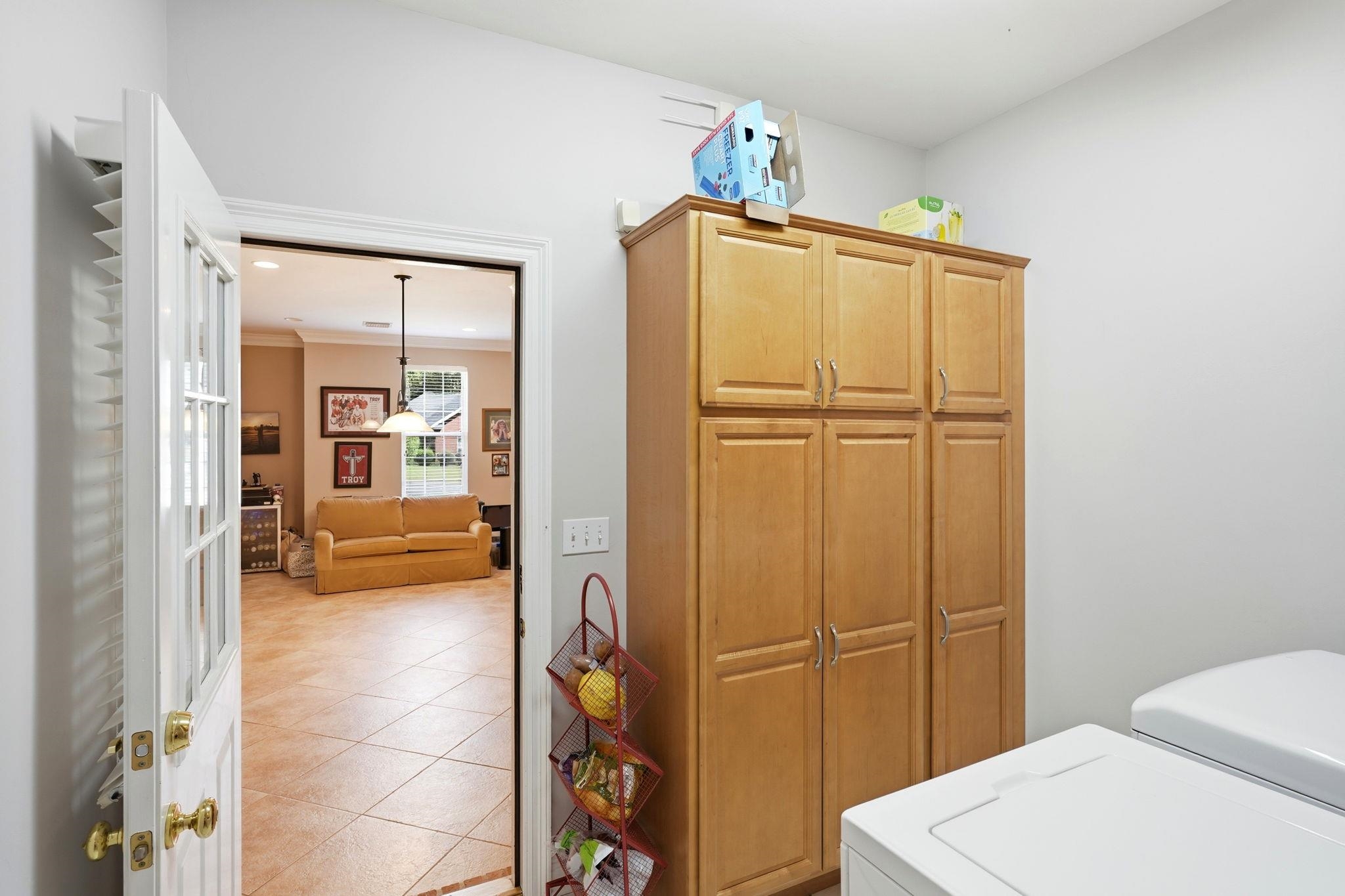 8144 GLENMORE Drive