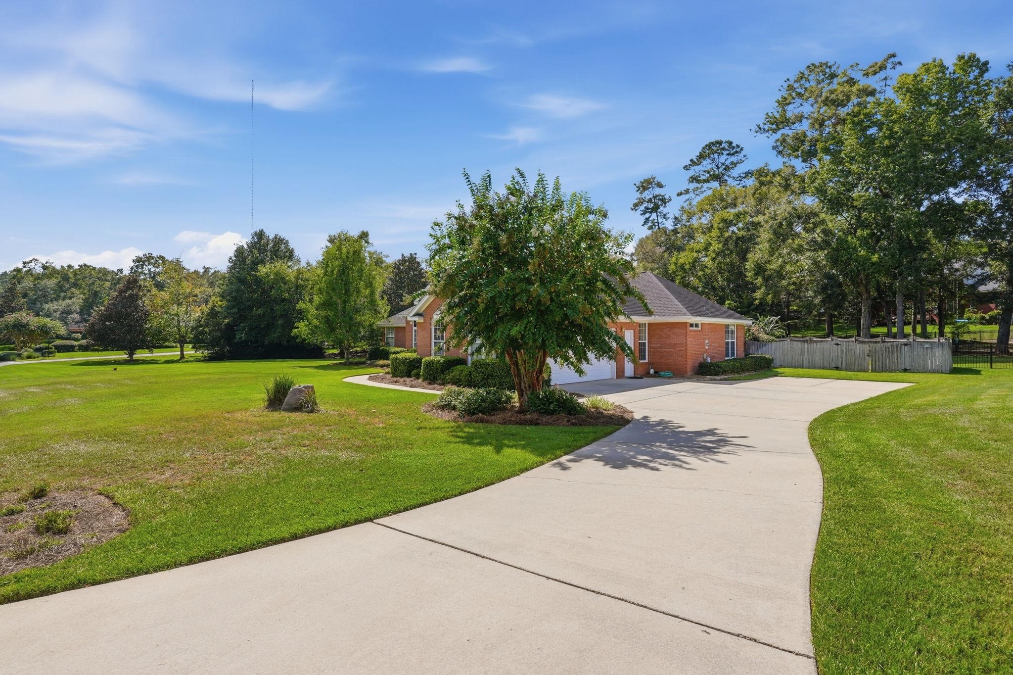 8144 GLENMORE Drive
