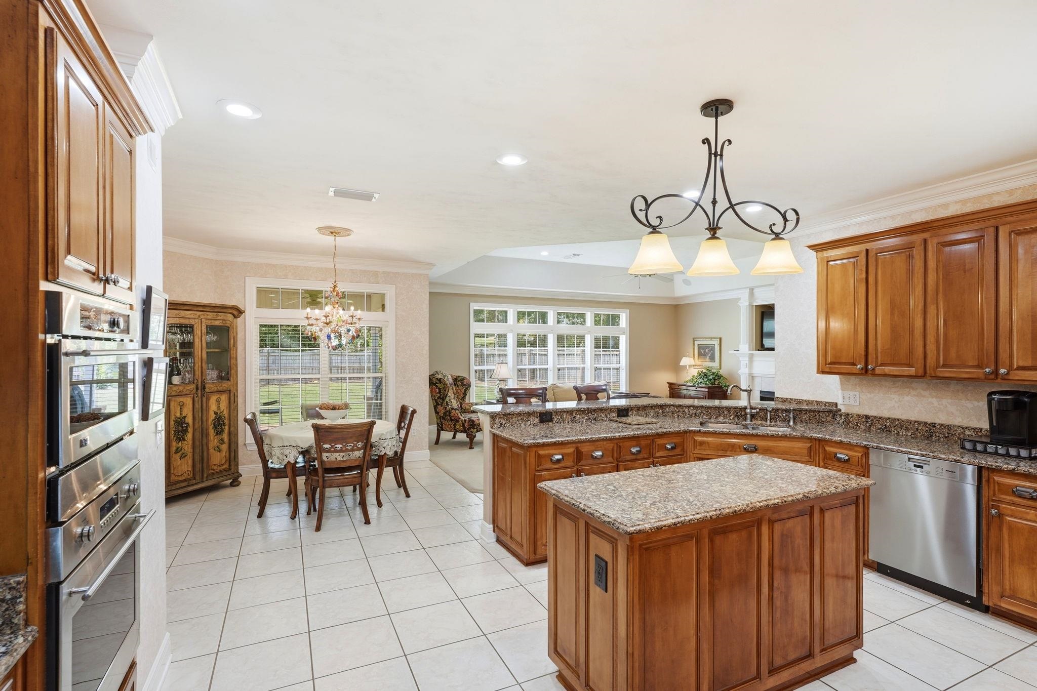 8144 GLENMORE Drive