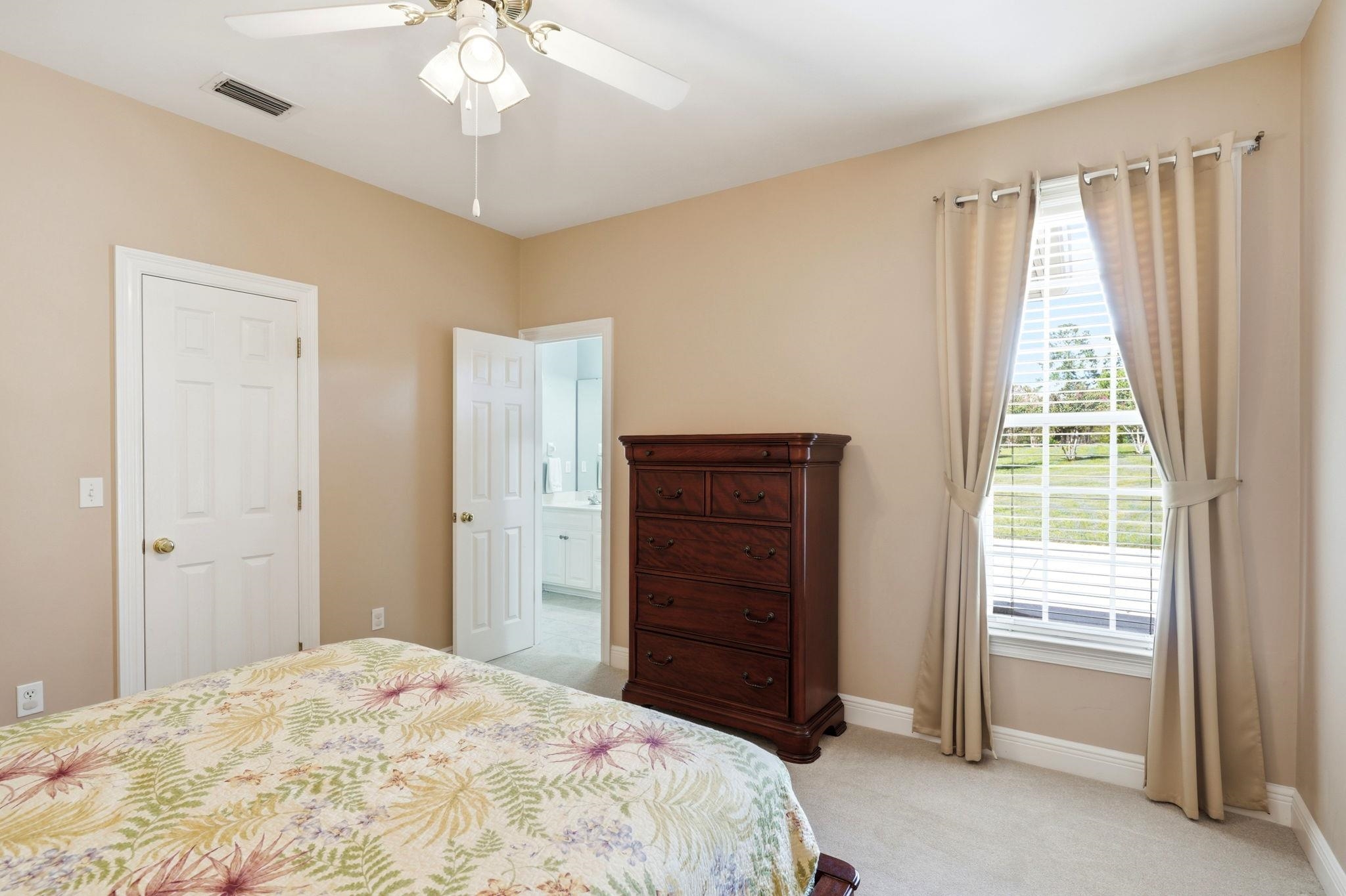 8144 GLENMORE Drive