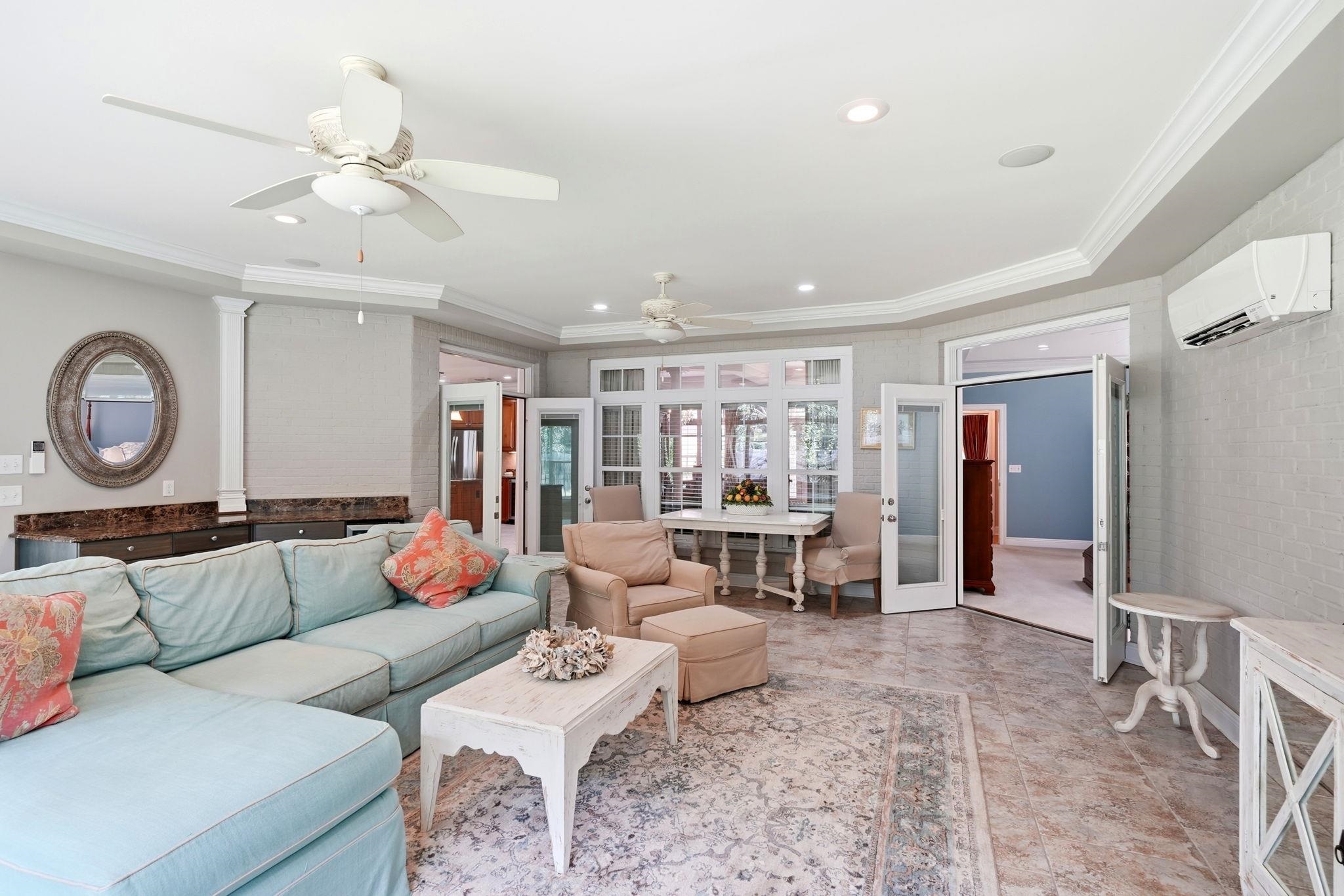 8144 GLENMORE Drive