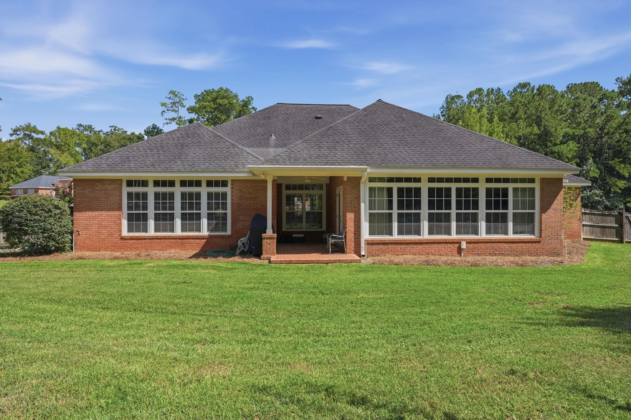 8144 GLENMORE Drive