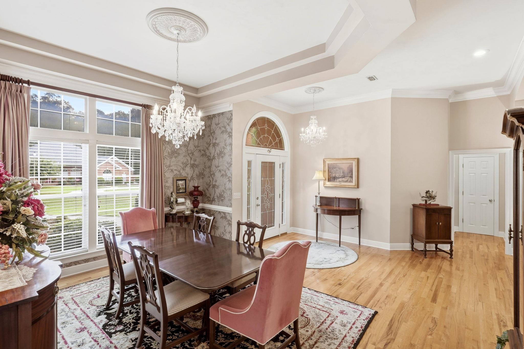 8144 GLENMORE Drive