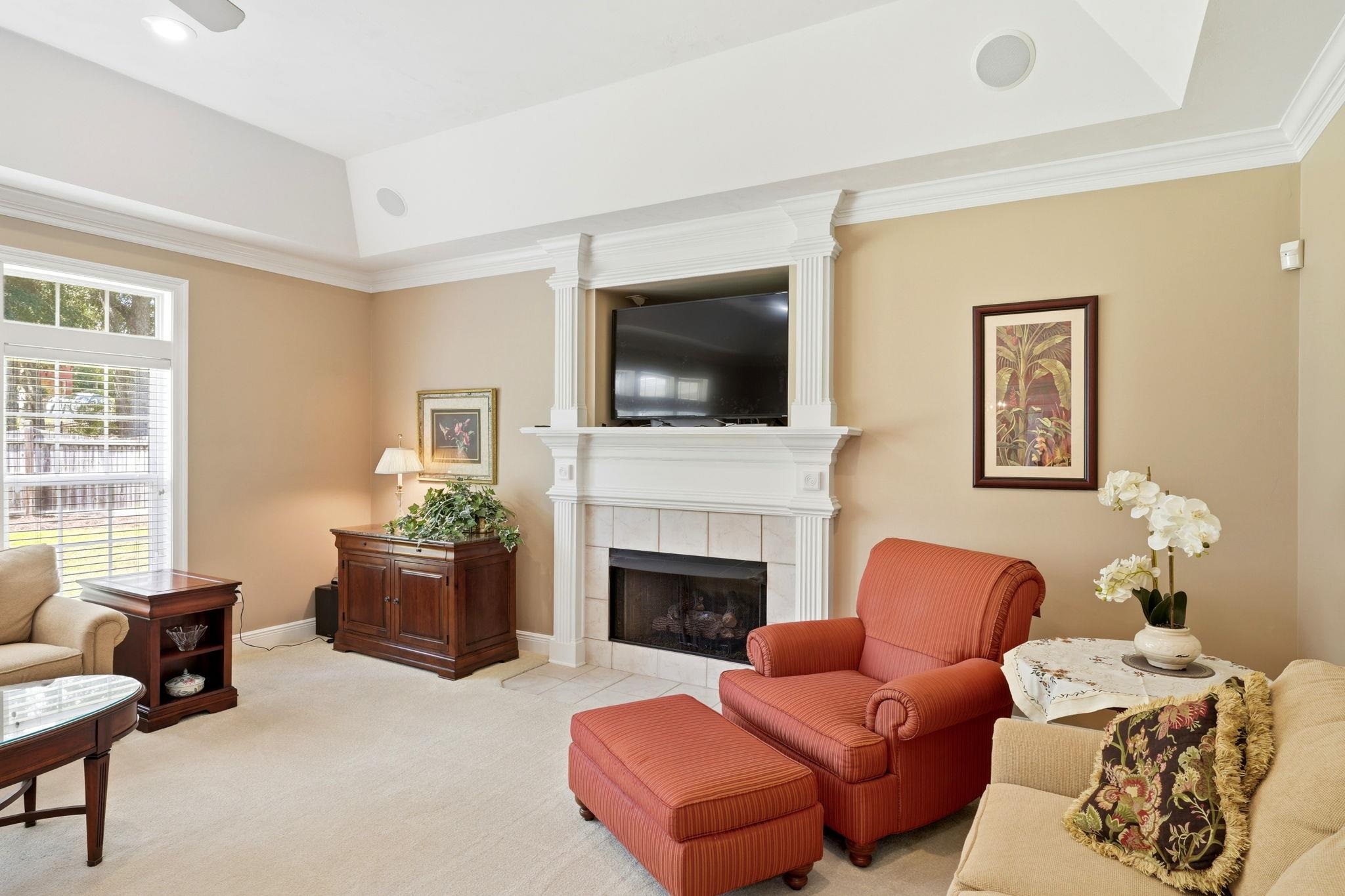 8144 GLENMORE Drive
