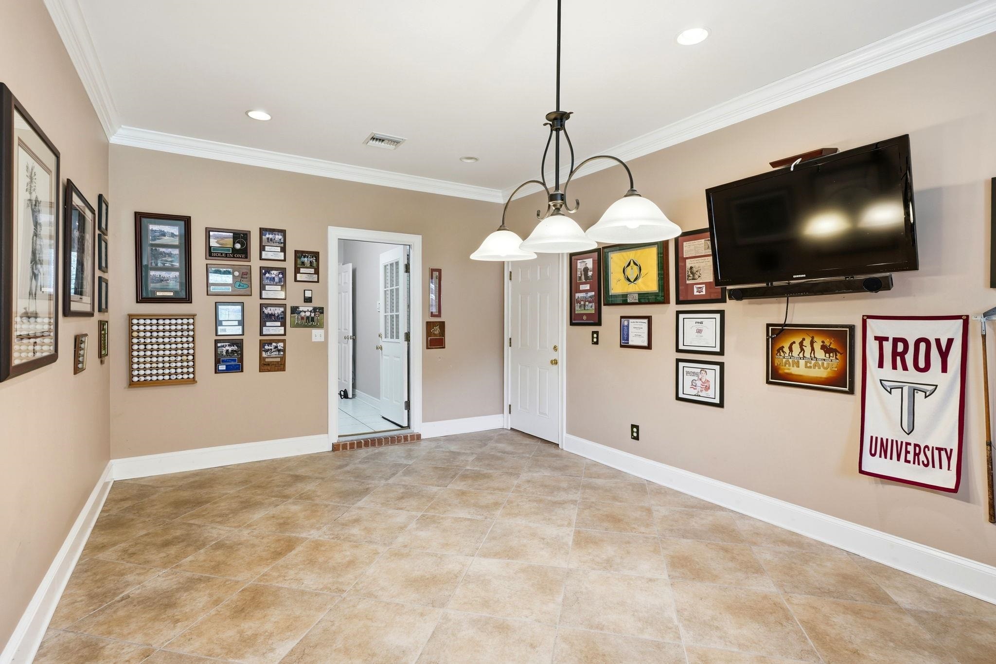 8144 GLENMORE Drive