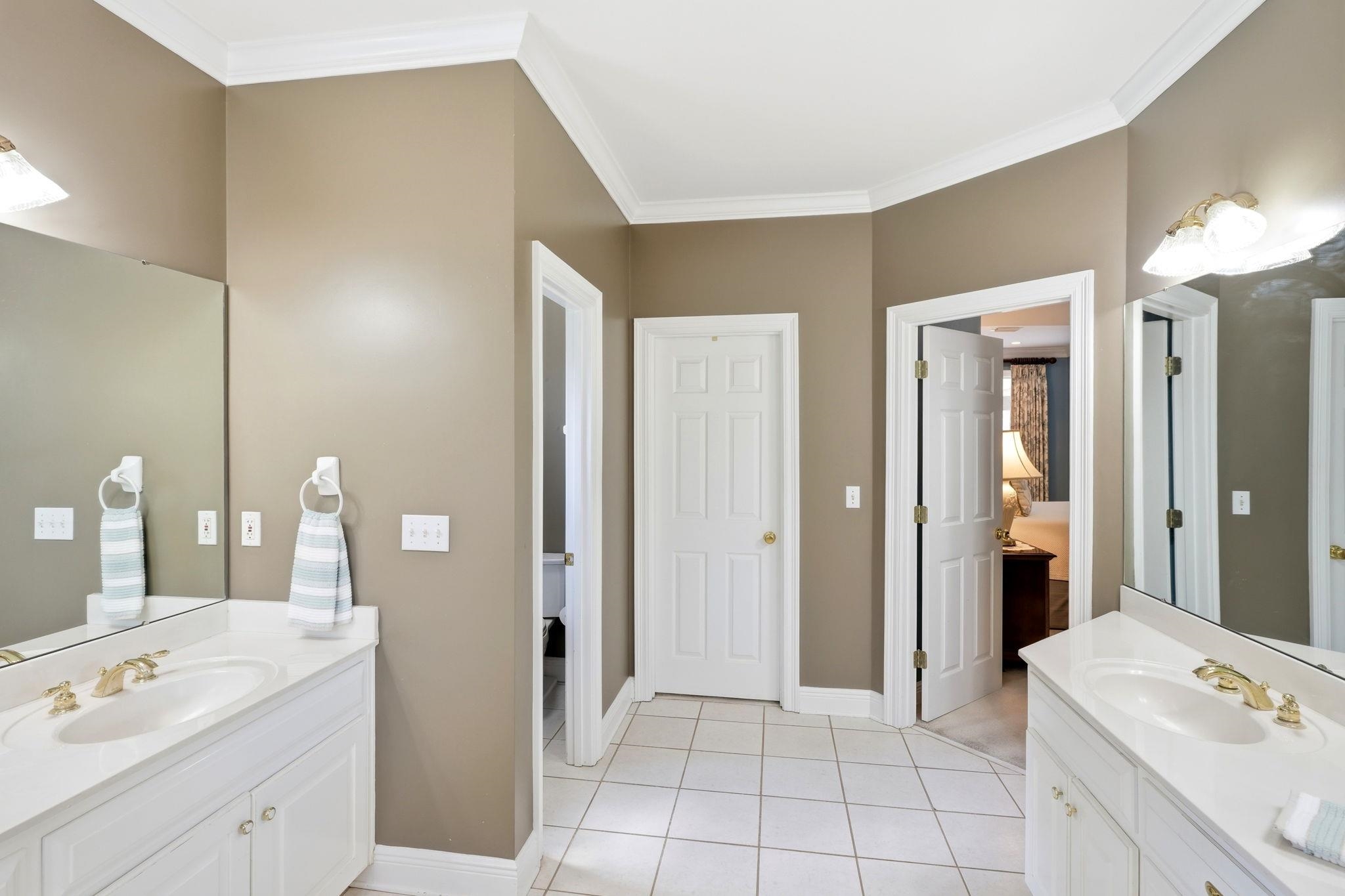 8144 GLENMORE Drive