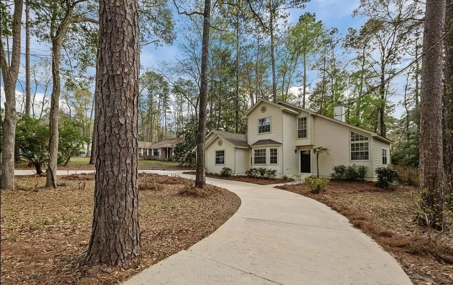 1661 Copperfield Circle