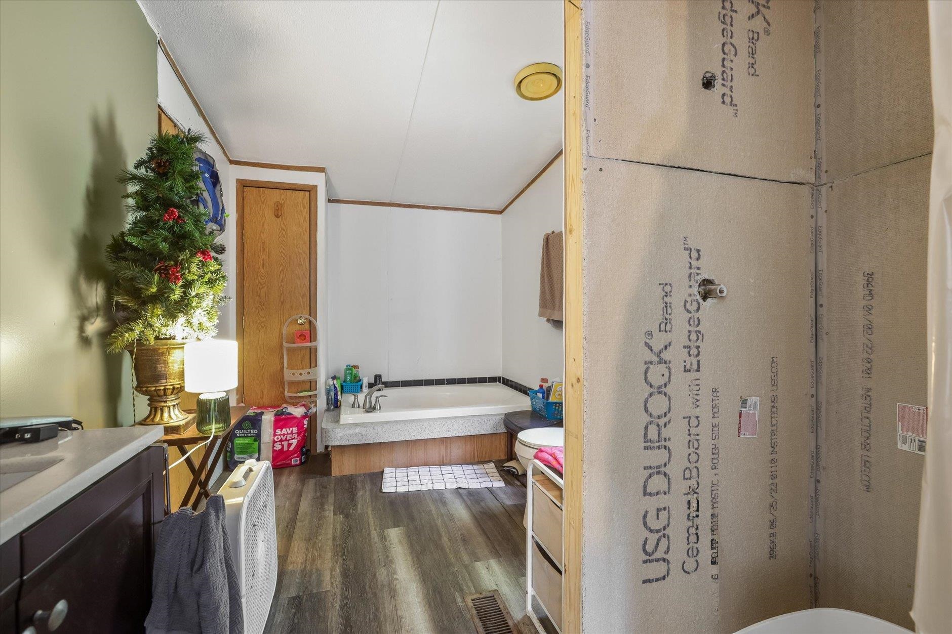 728 Sir Richard Road