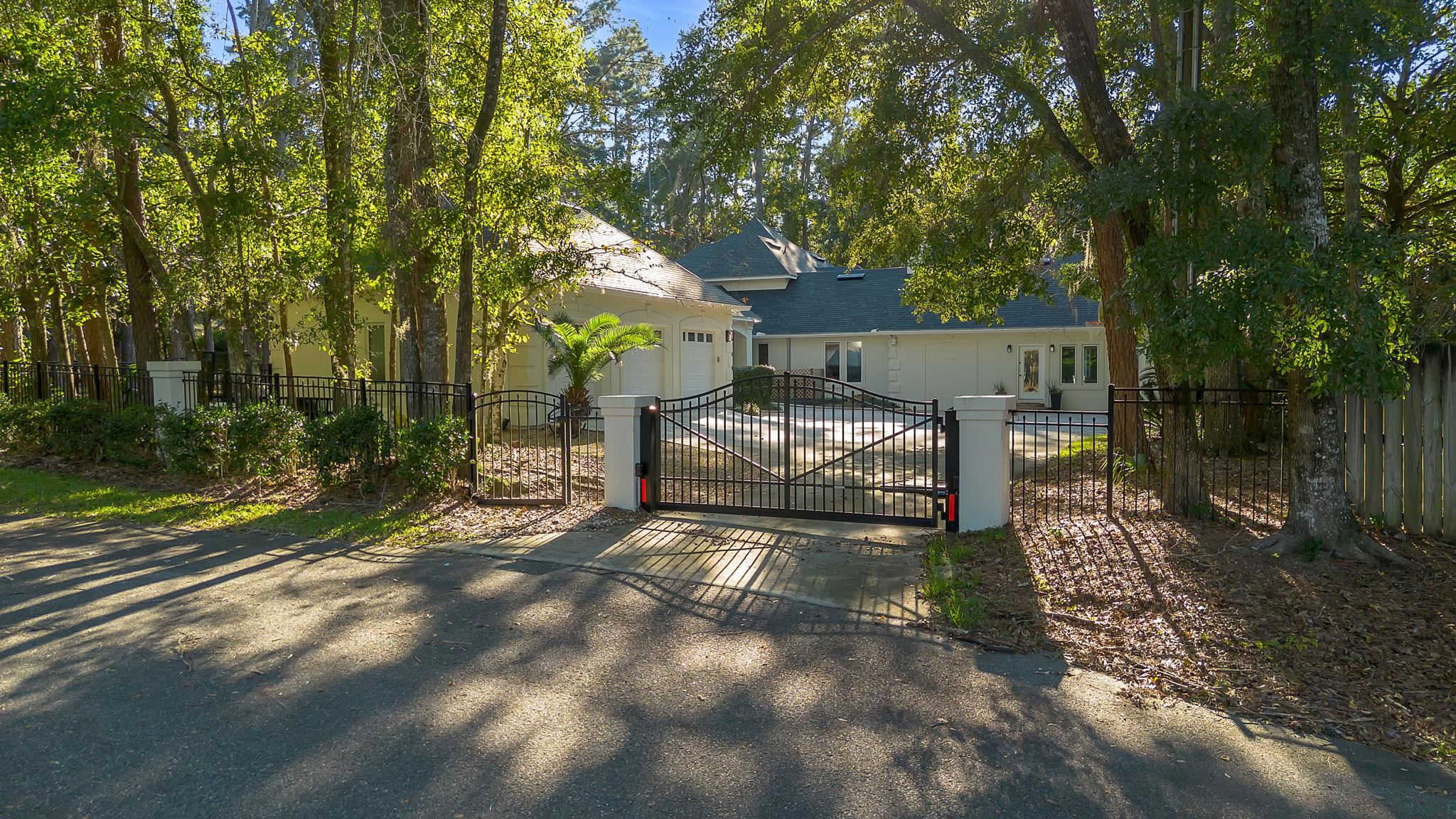 1304 Live Oak Plantation Road