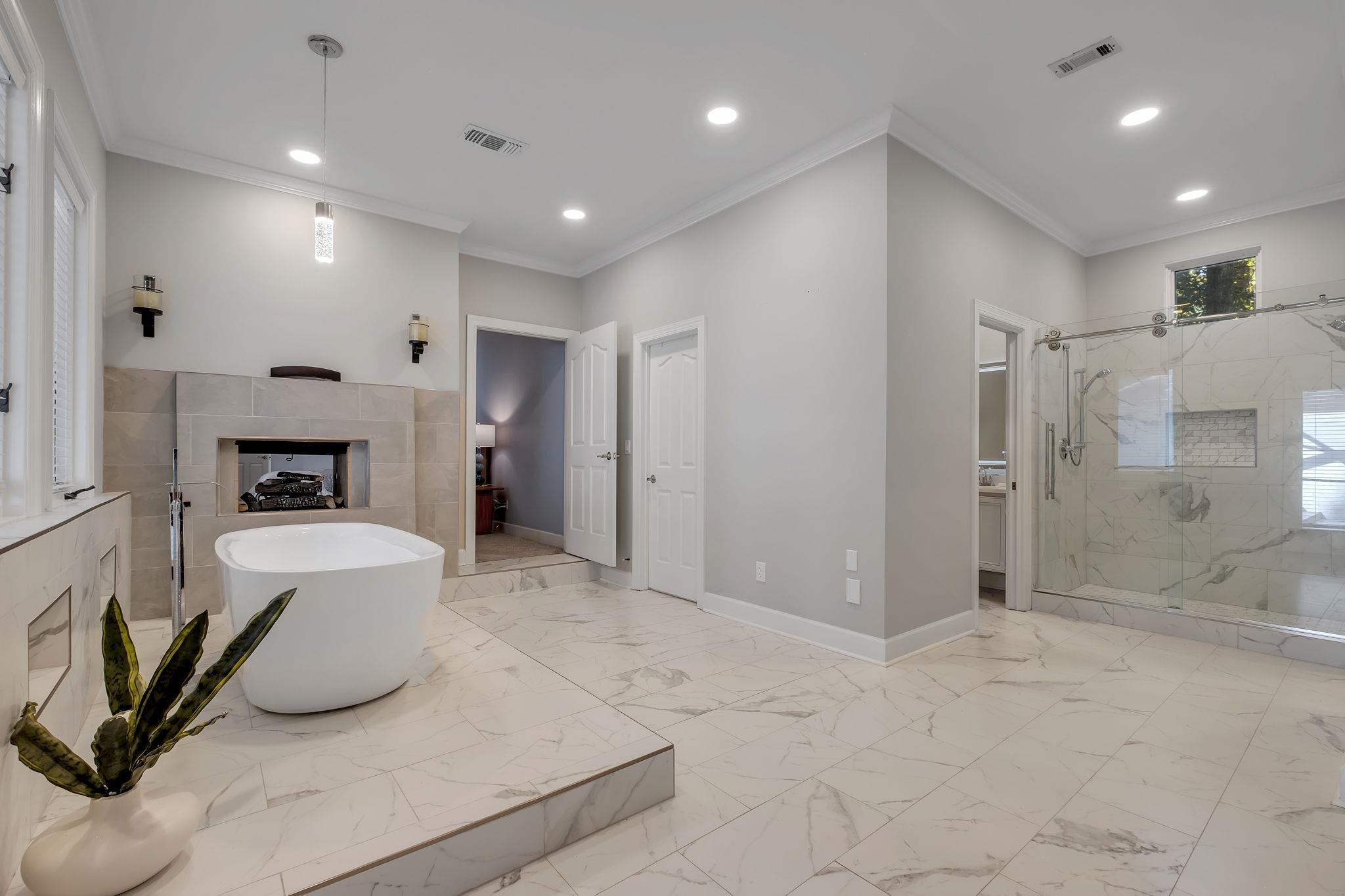 1304 Live Oak Plantation Road