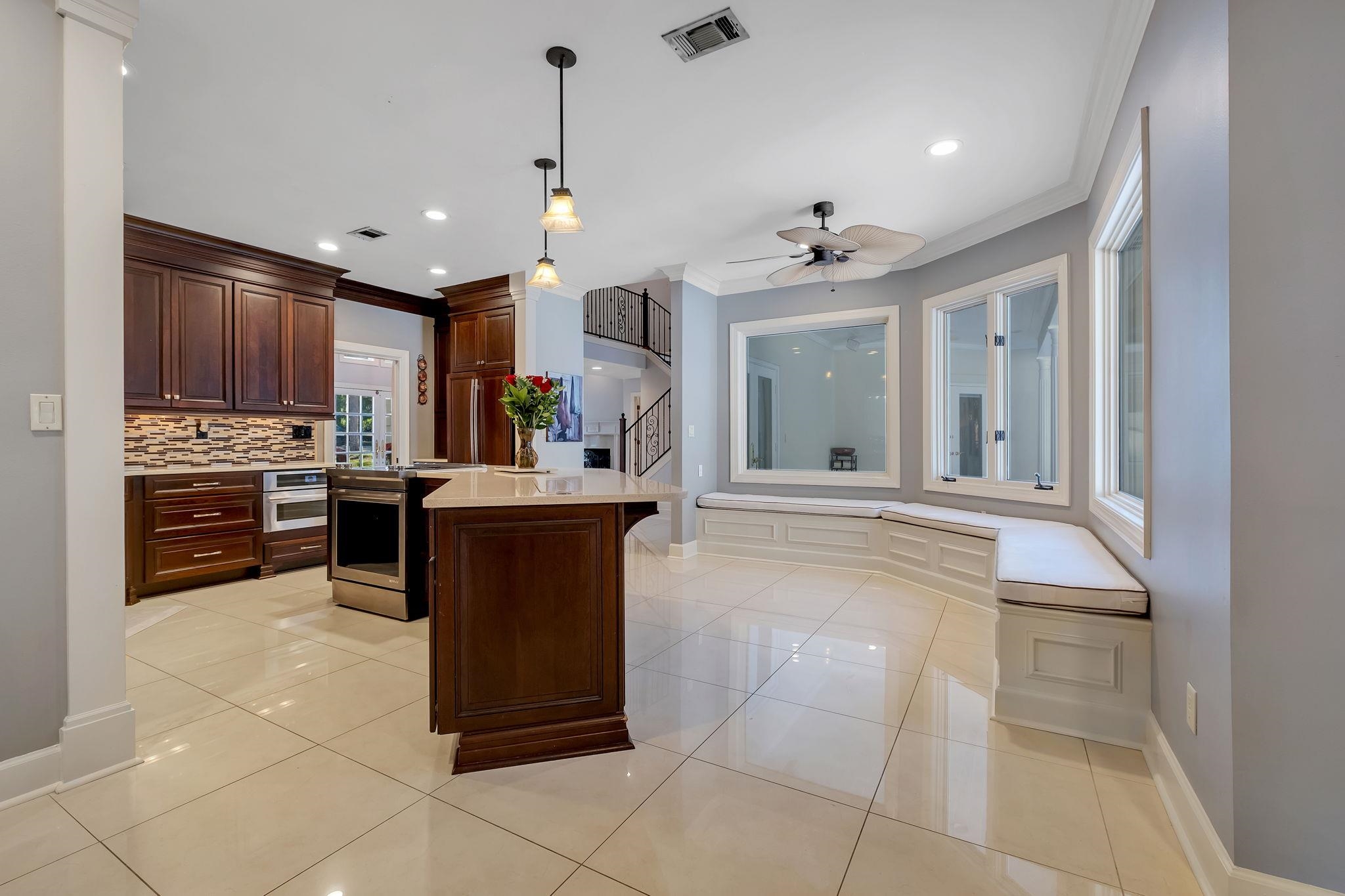 1304 Live Oak Plantation Road
