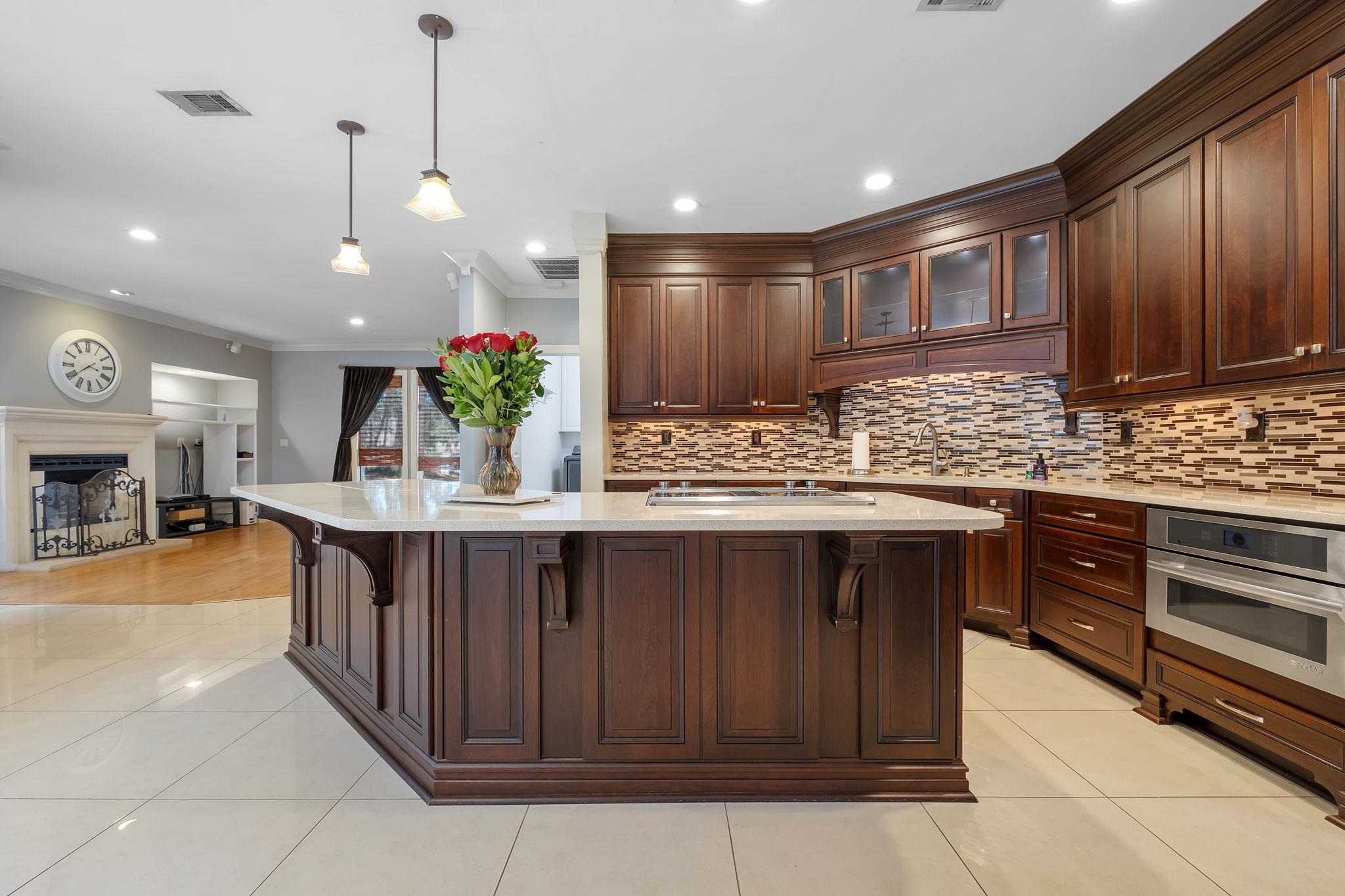 1304 Live Oak Plantation Road