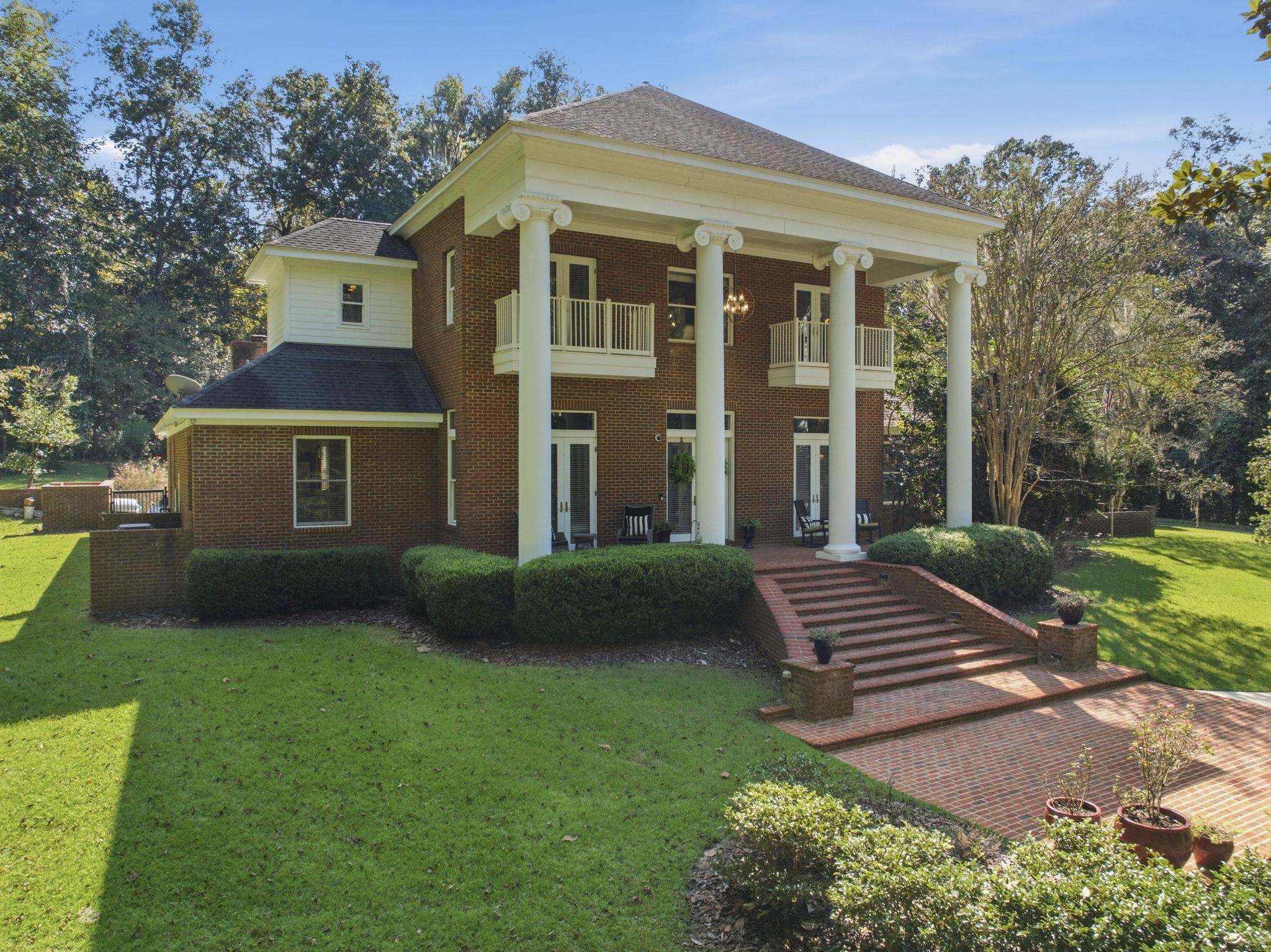 117 MEADOW WOOD Court