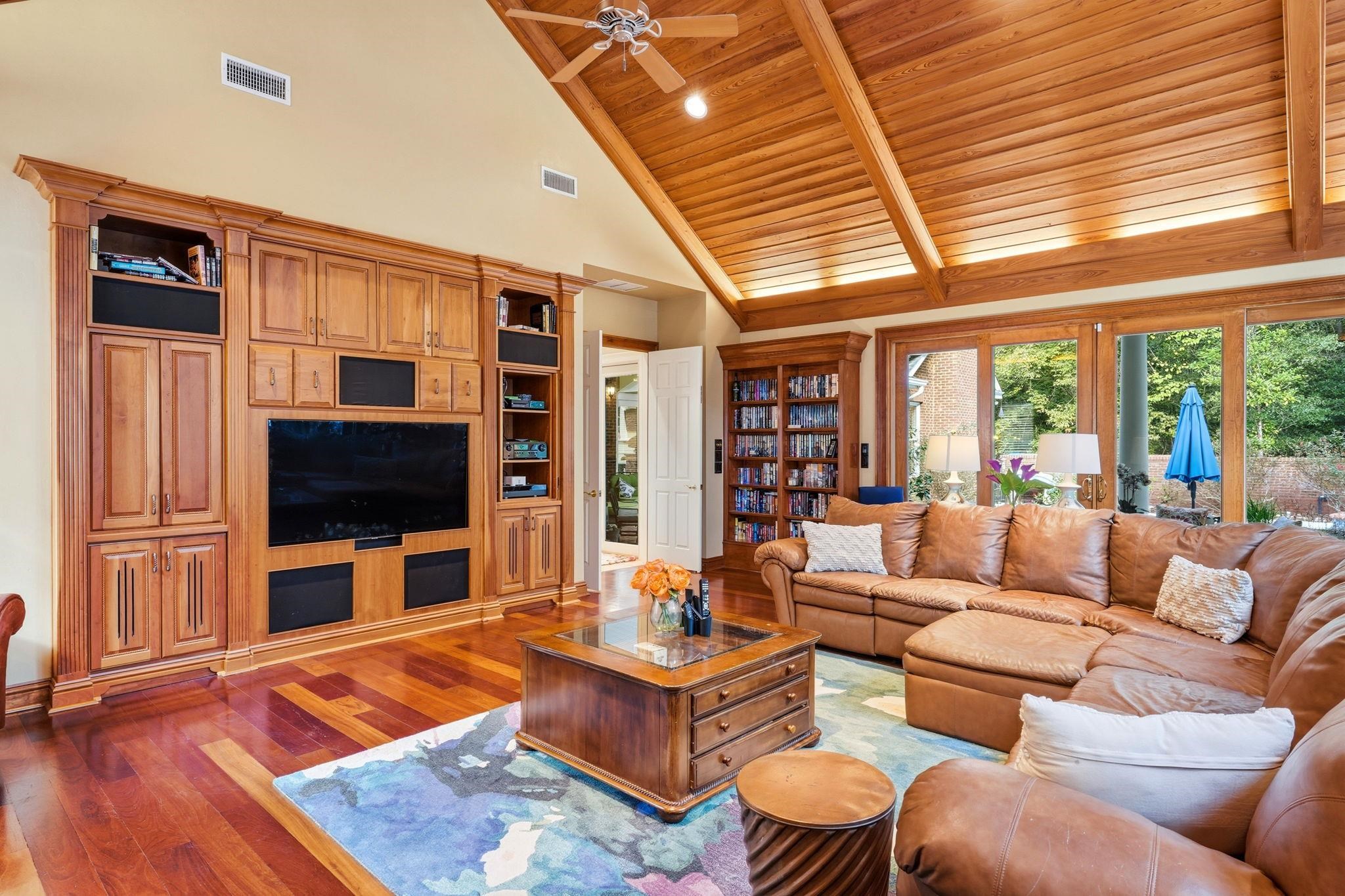 117 MEADOW WOOD Court
