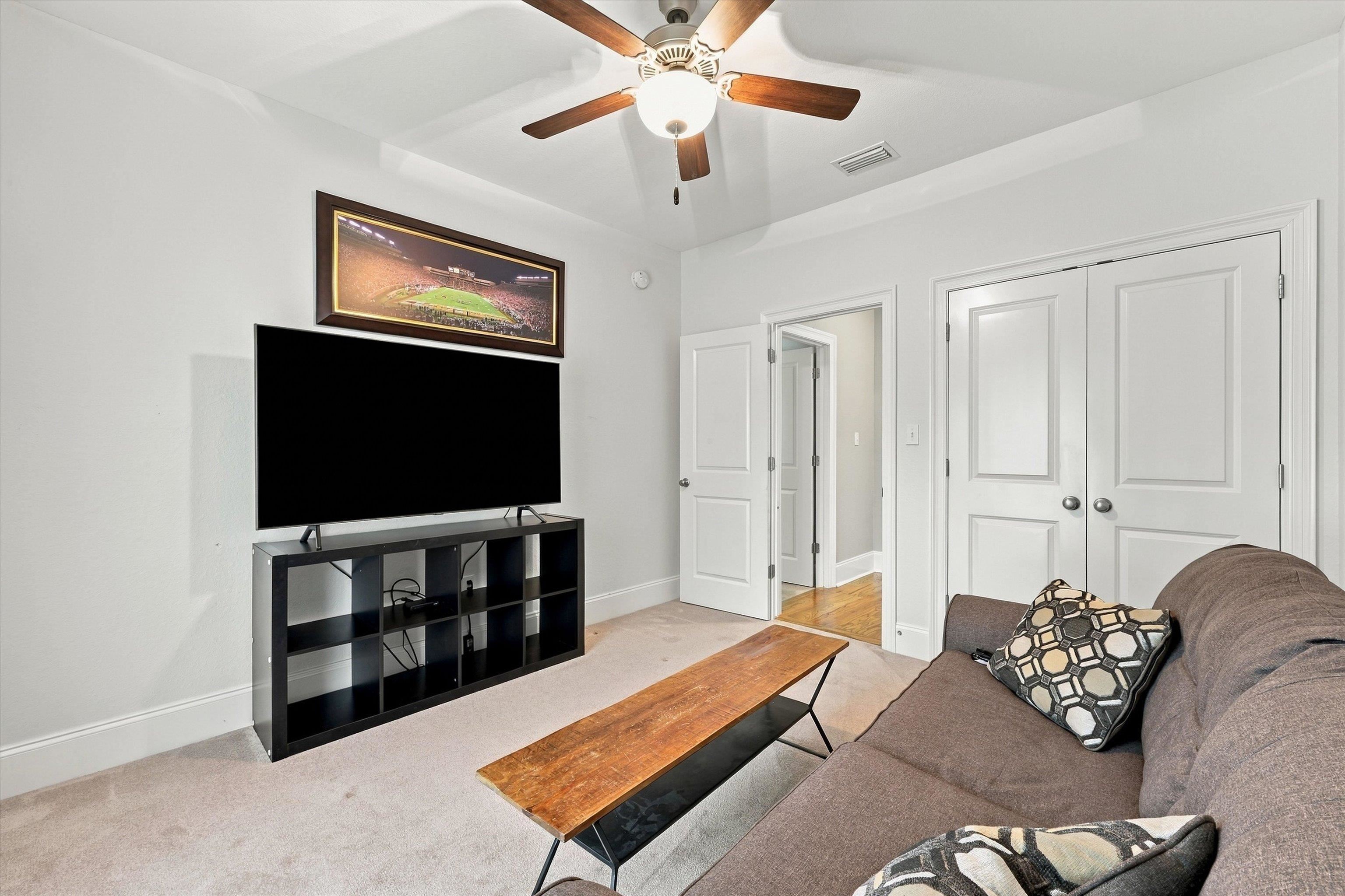 5833 Dahlgren Trail