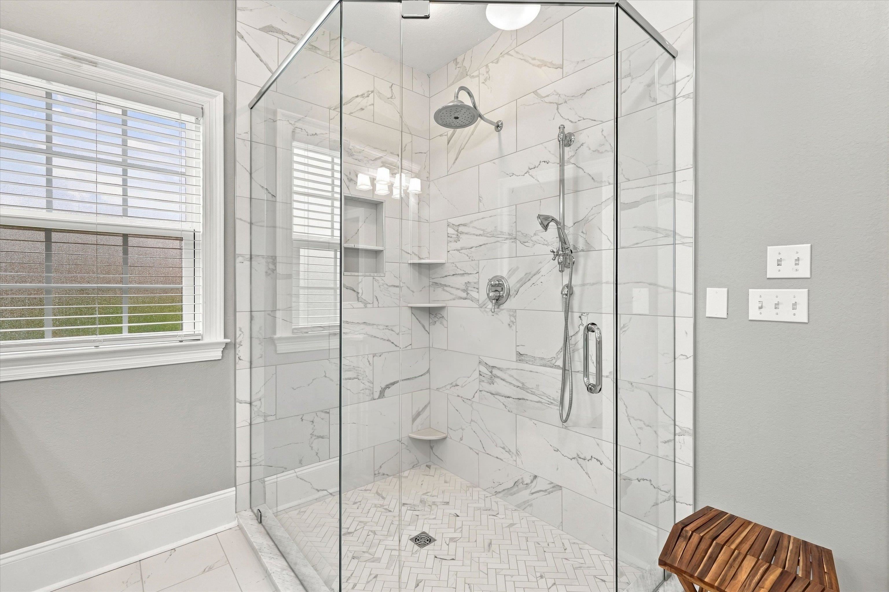 5833 Dahlgren Trail