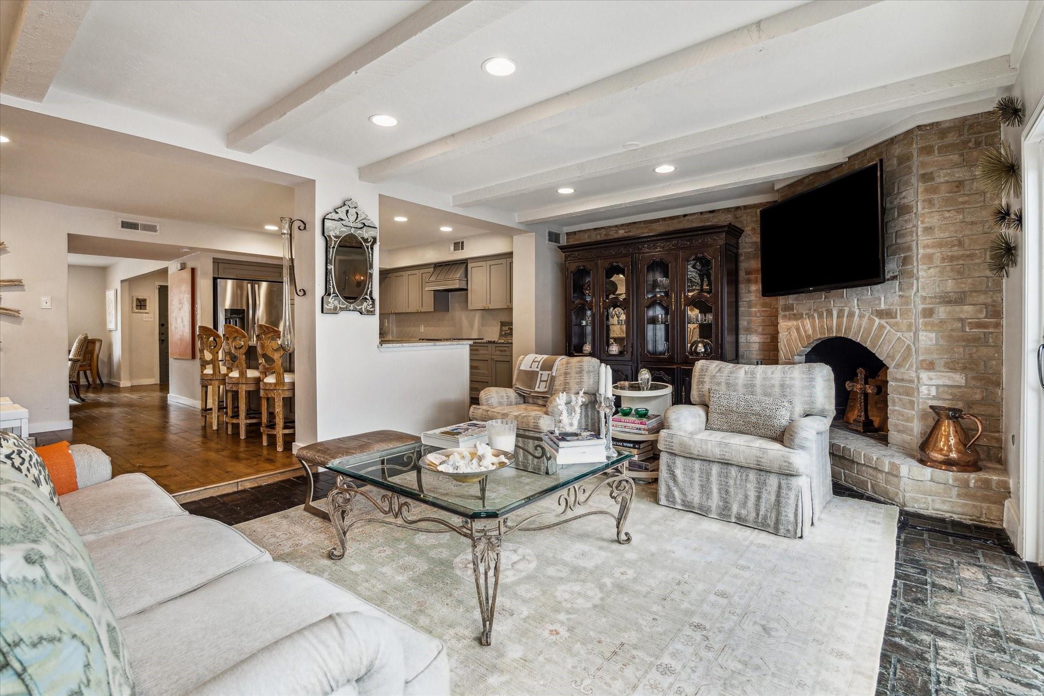 7533 Del Monte Drive