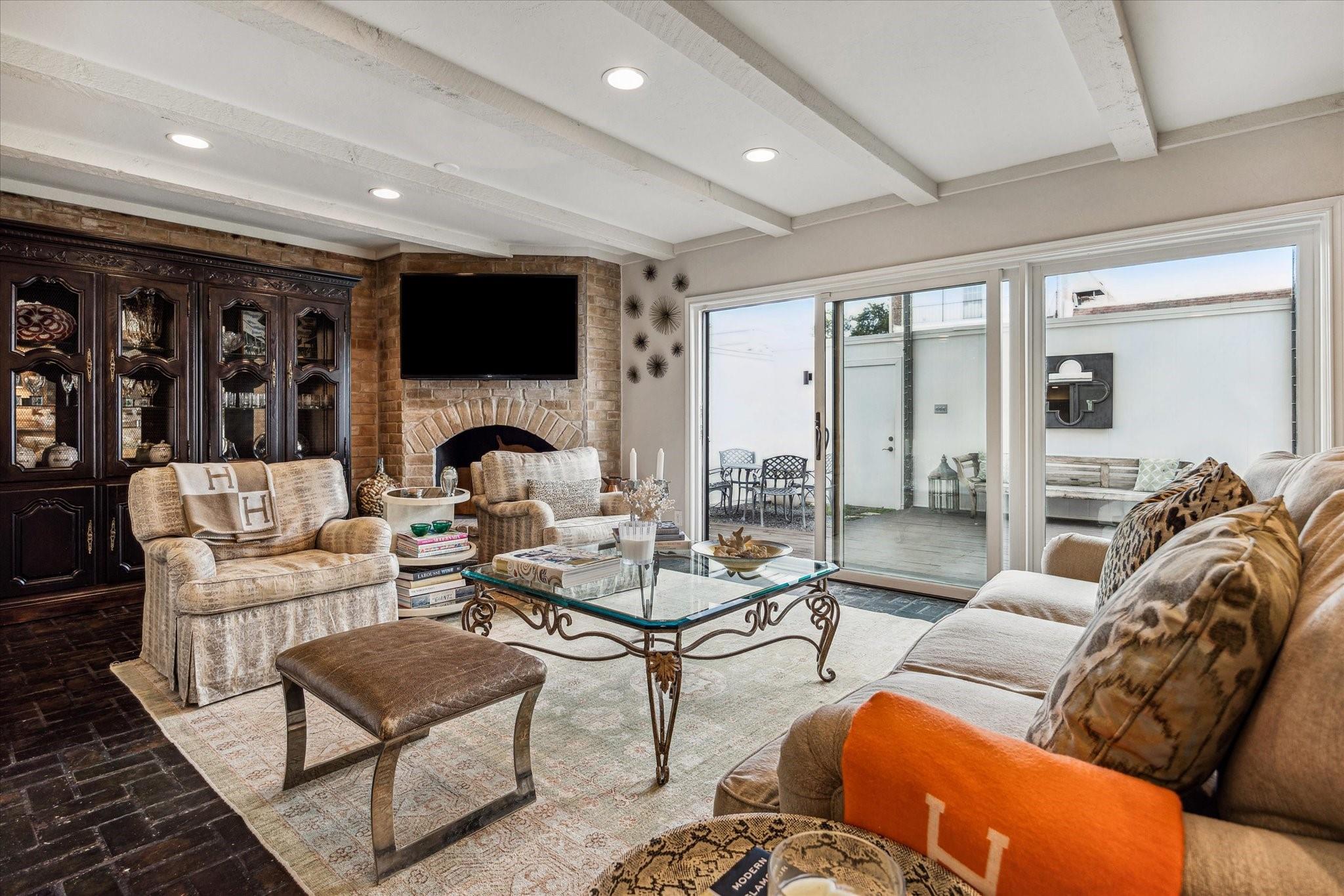 7533 Del Monte Drive