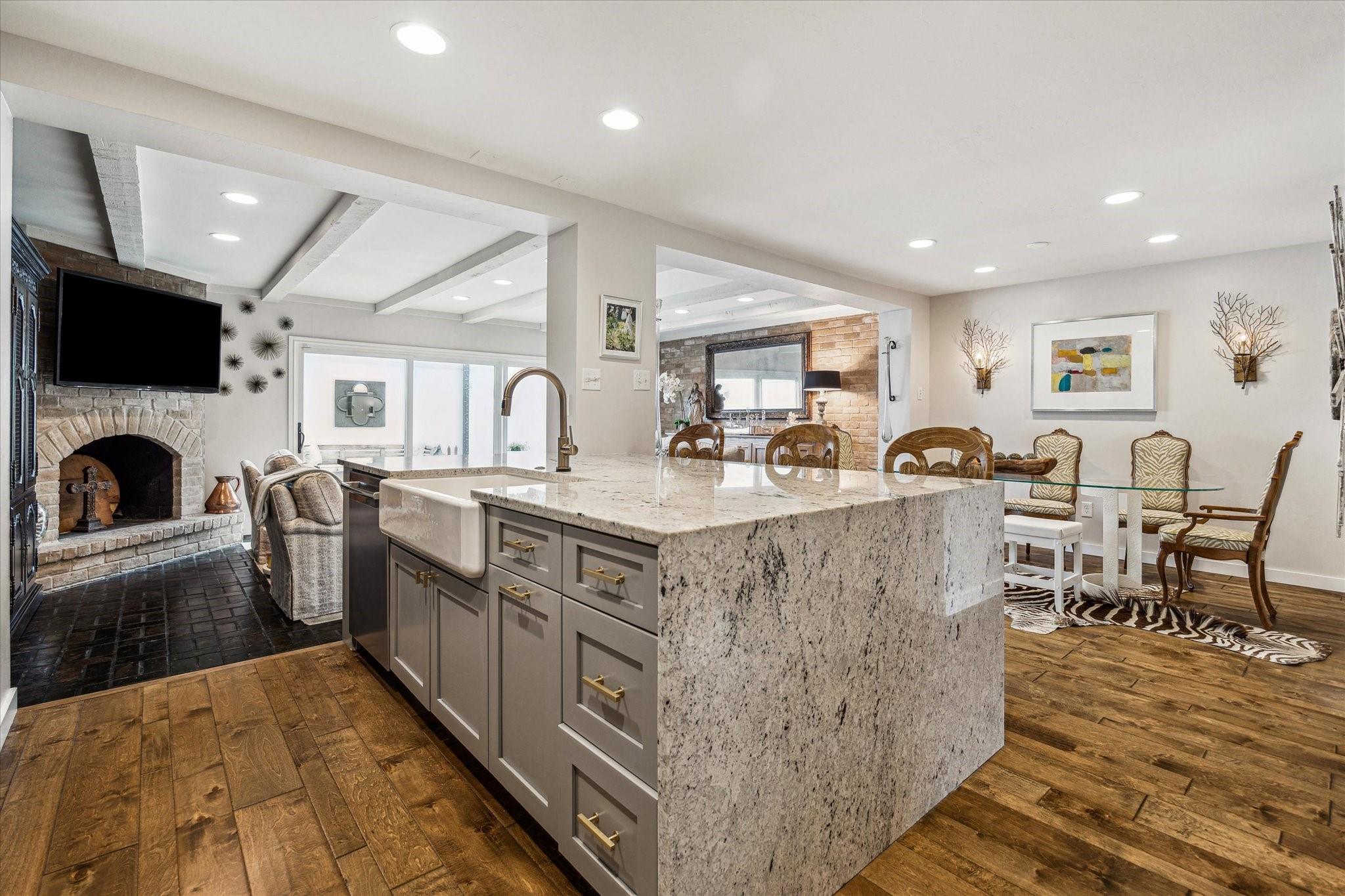 7533 Del Monte Drive