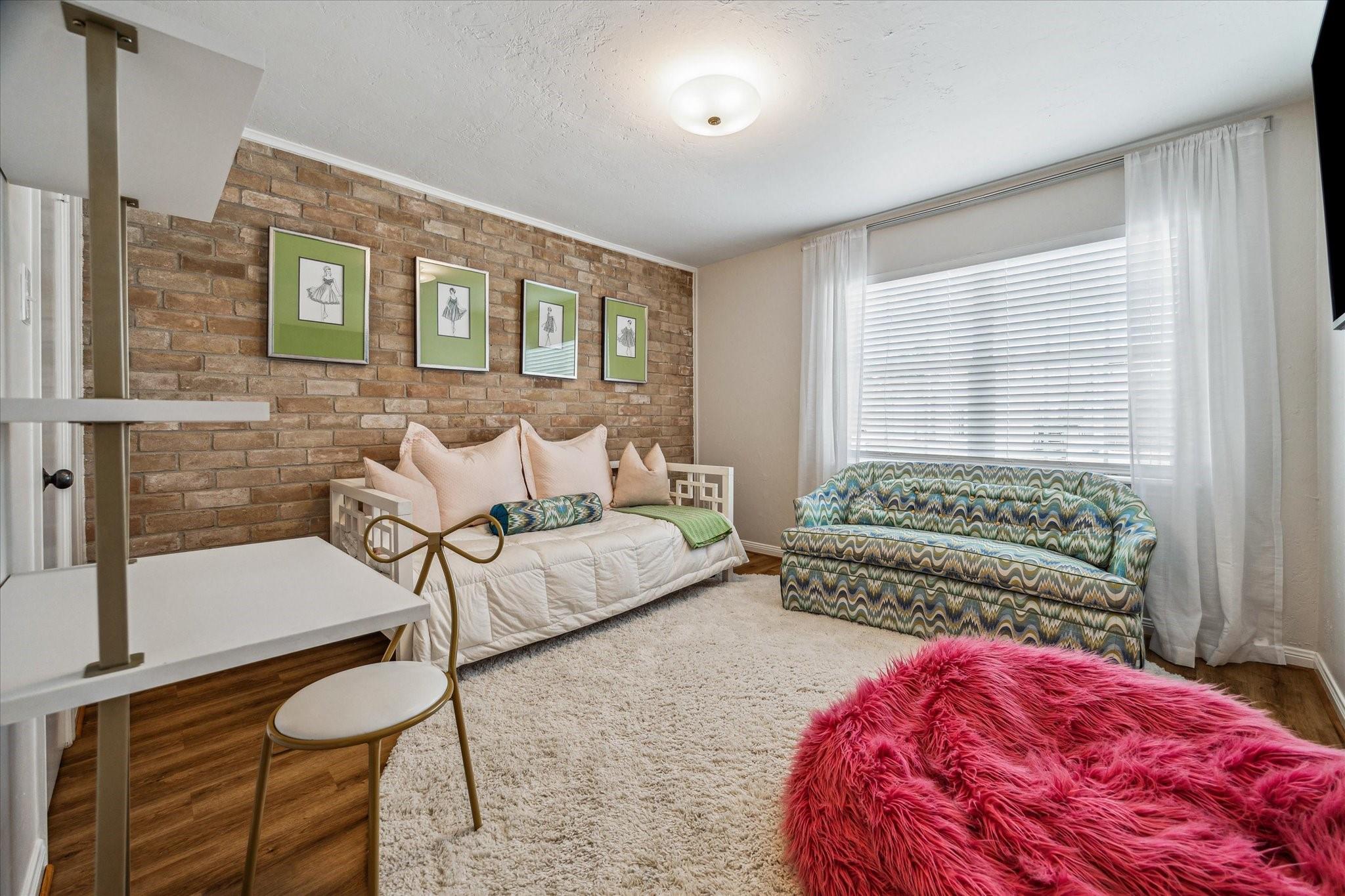 7533 Del Monte Drive