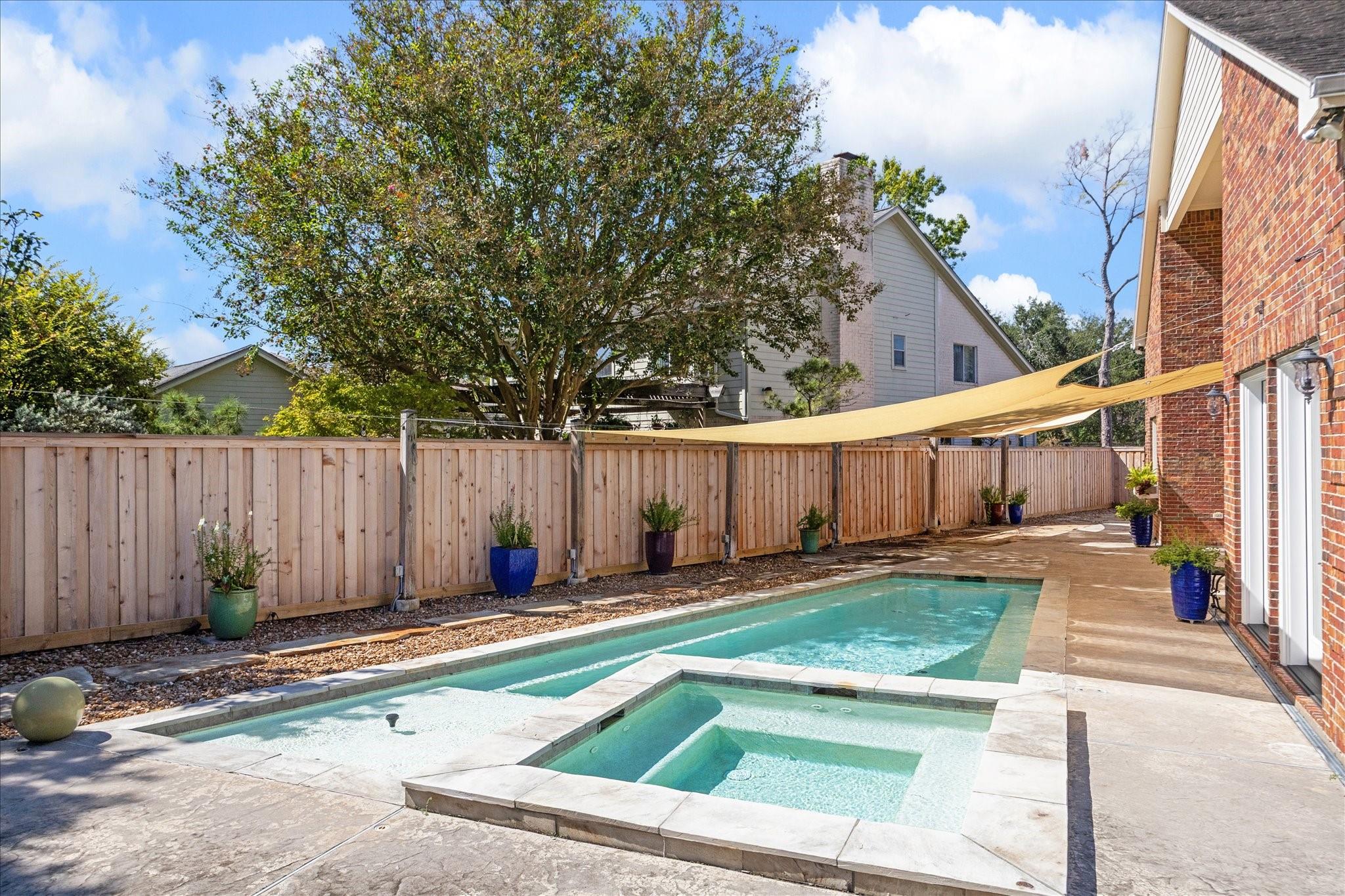 1202 Meadowlark Lane, Sugar Land