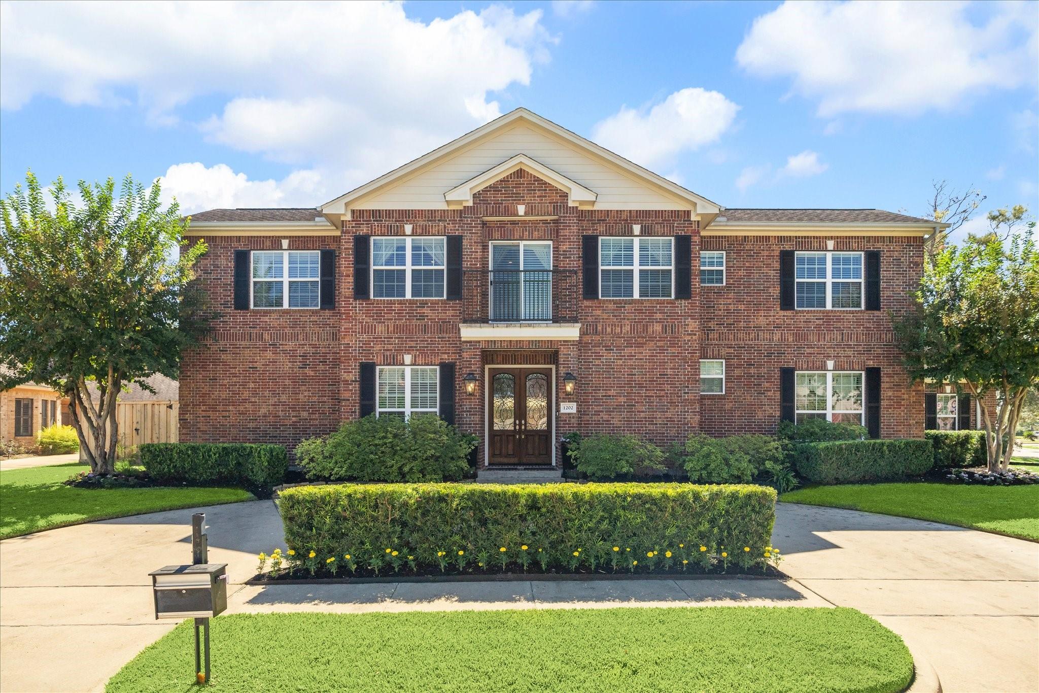 1202 Meadowlark Lane, Sugar Land