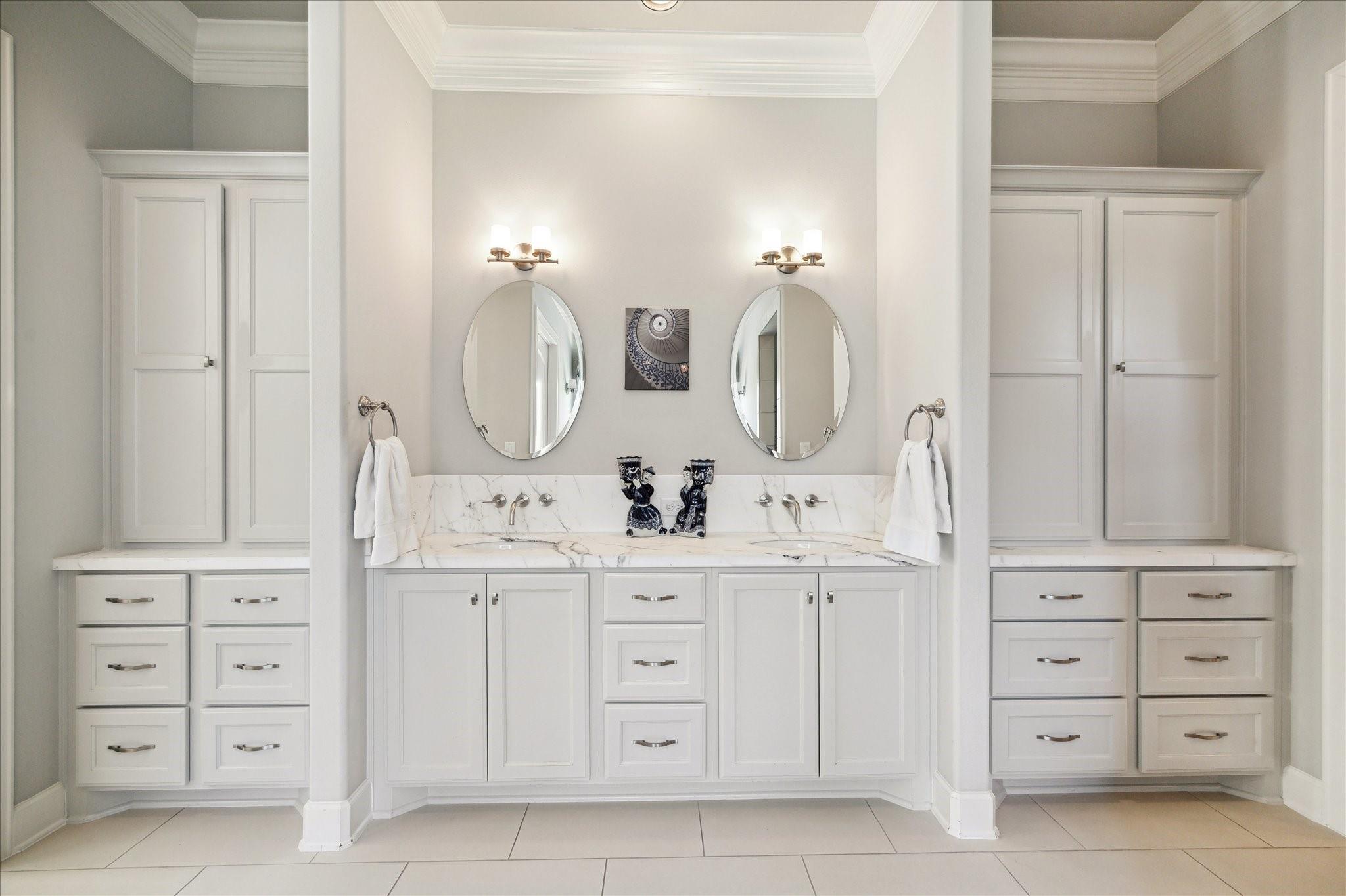 1202 Meadowlark Lane, Sugar Land