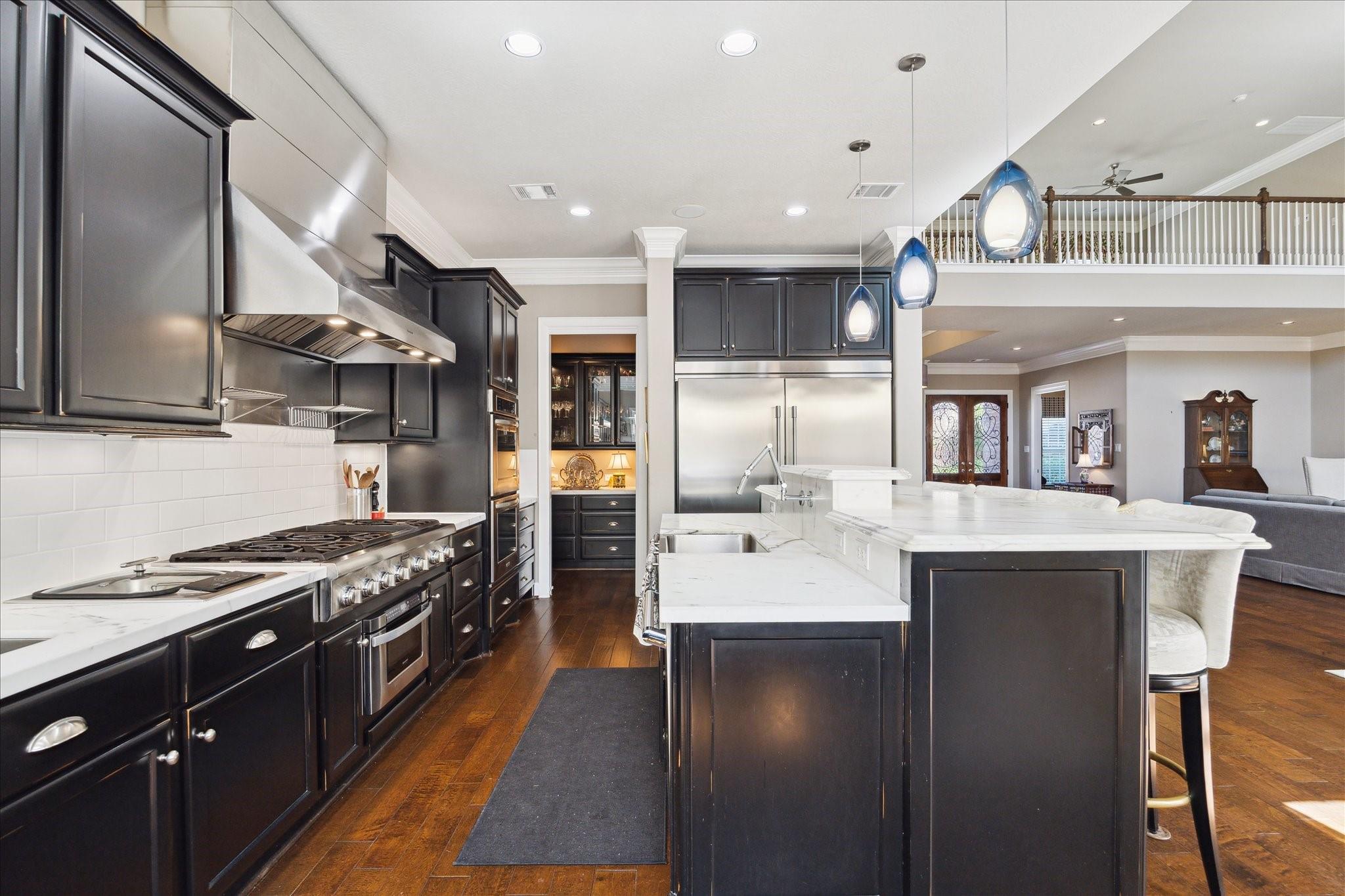 1202 Meadowlark Lane, Sugar Land