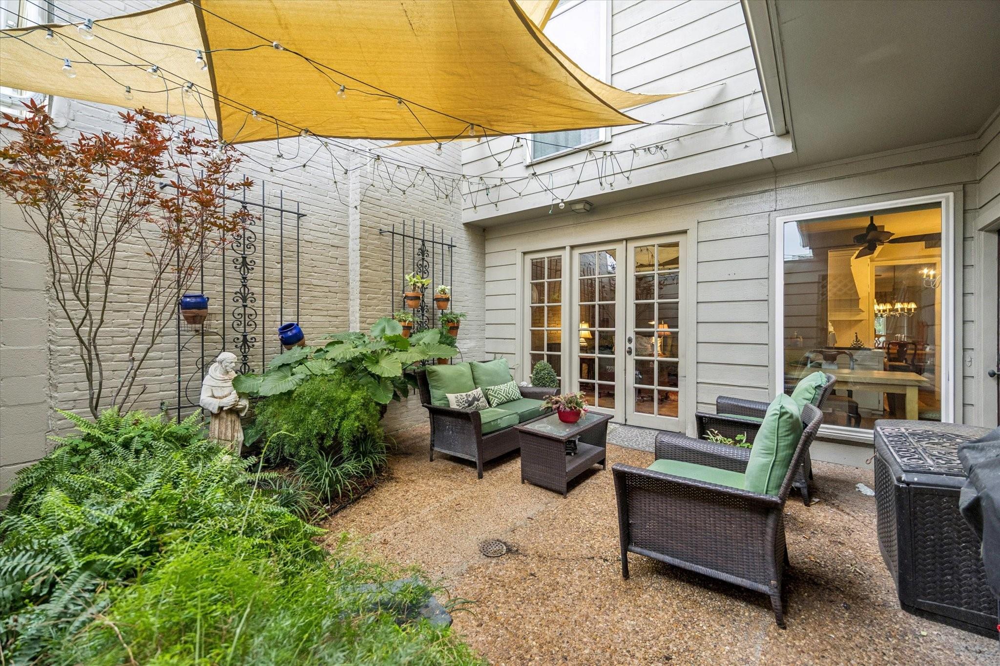 7525 Del Monte Drive