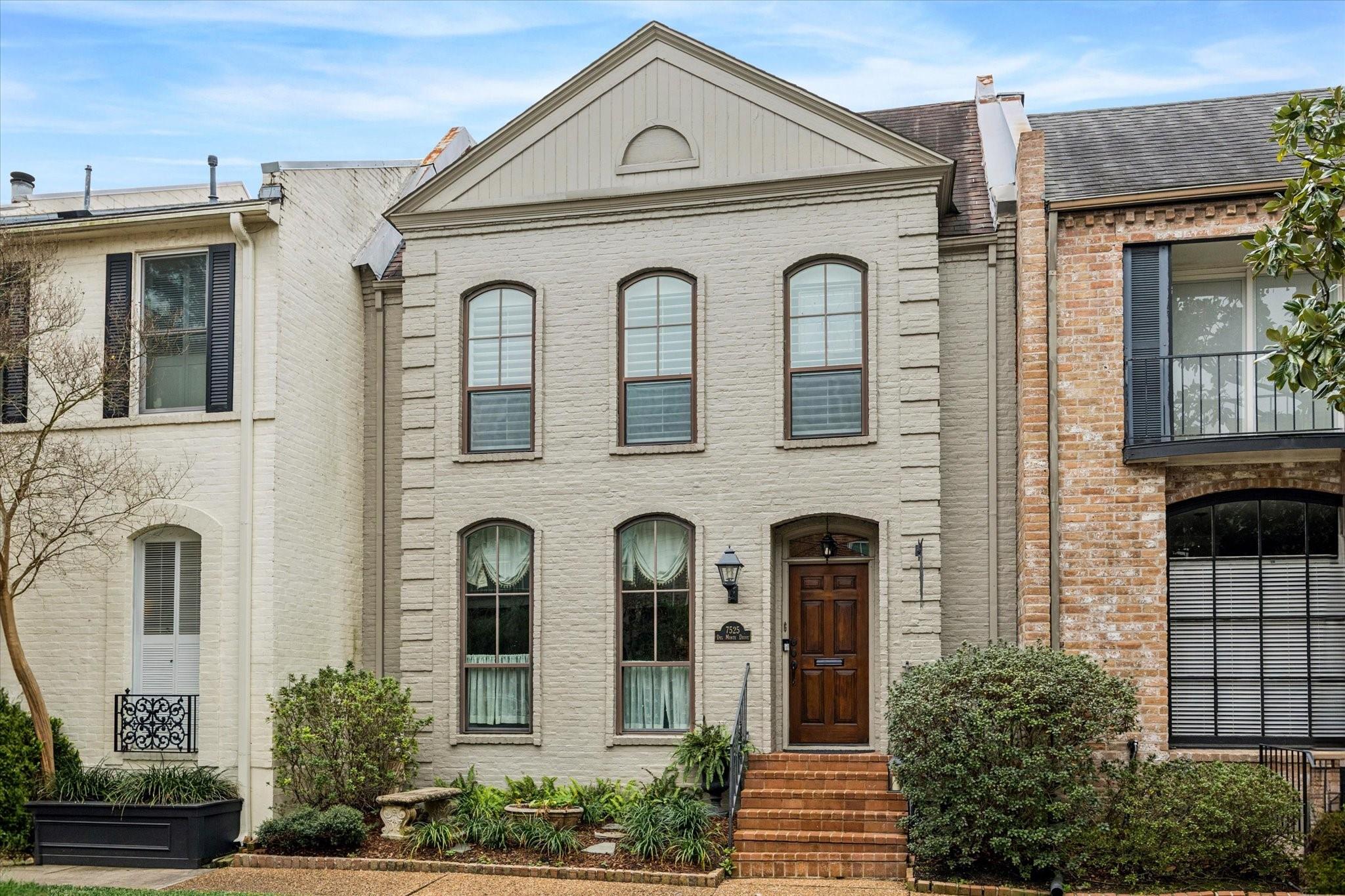 7525 Del Monte Drive