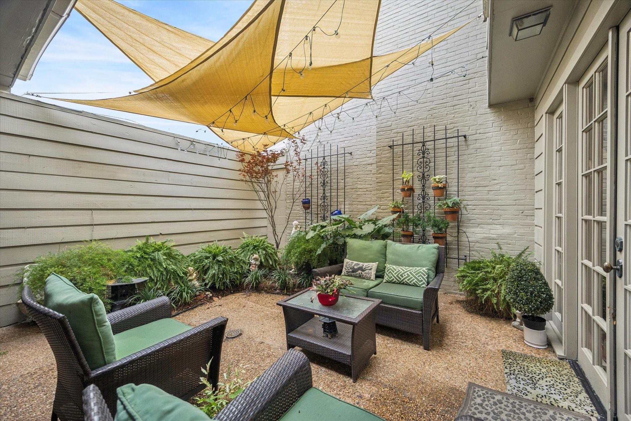 7525 Del Monte Drive