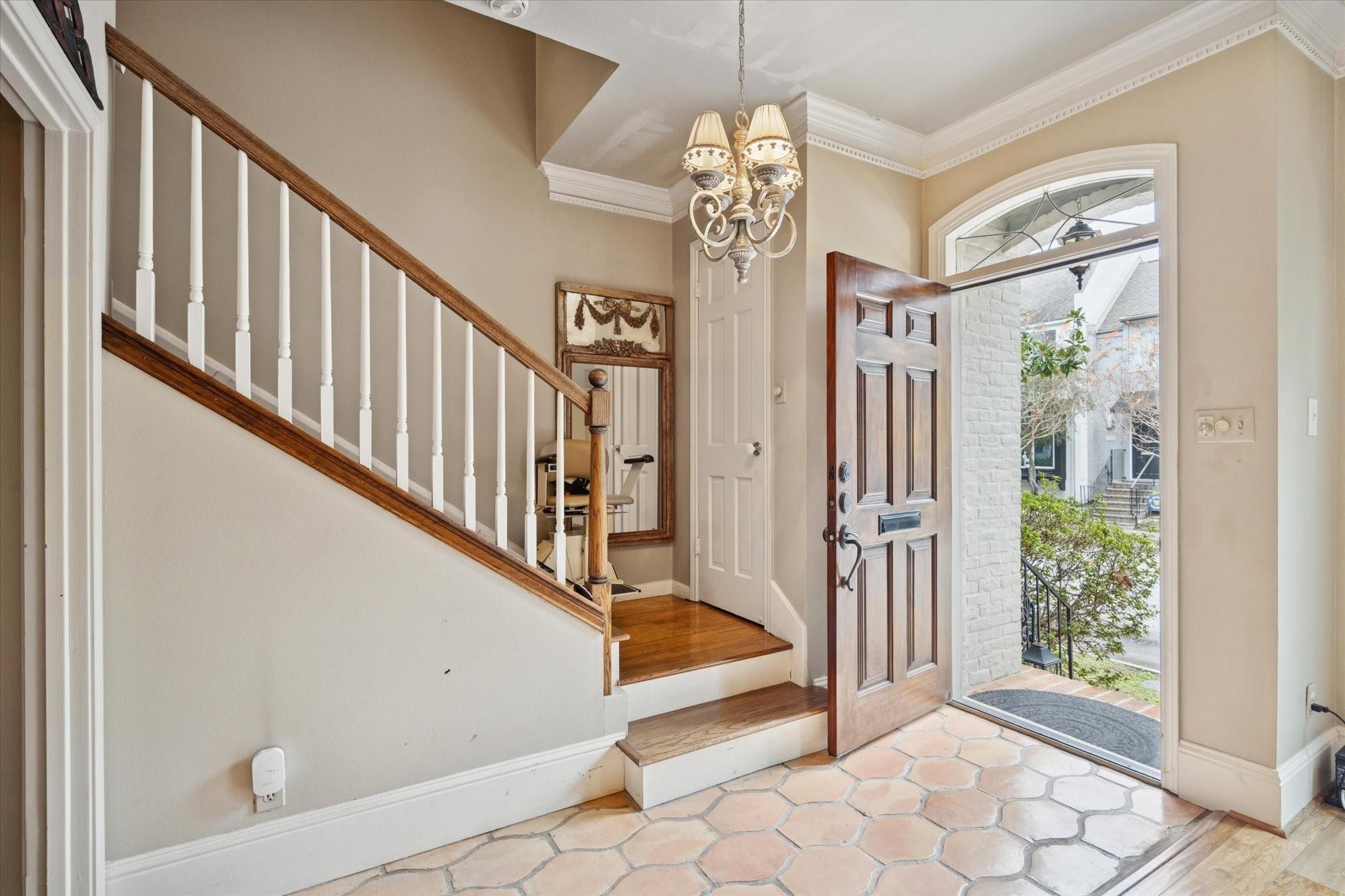 7525 Del Monte Drive